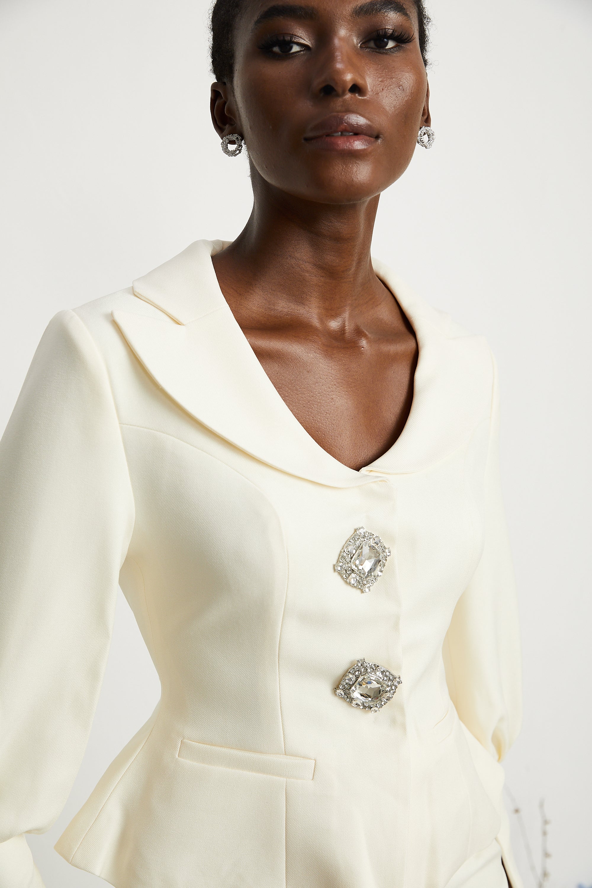 Passendes Set aus Jacke und Shorts von Iselin