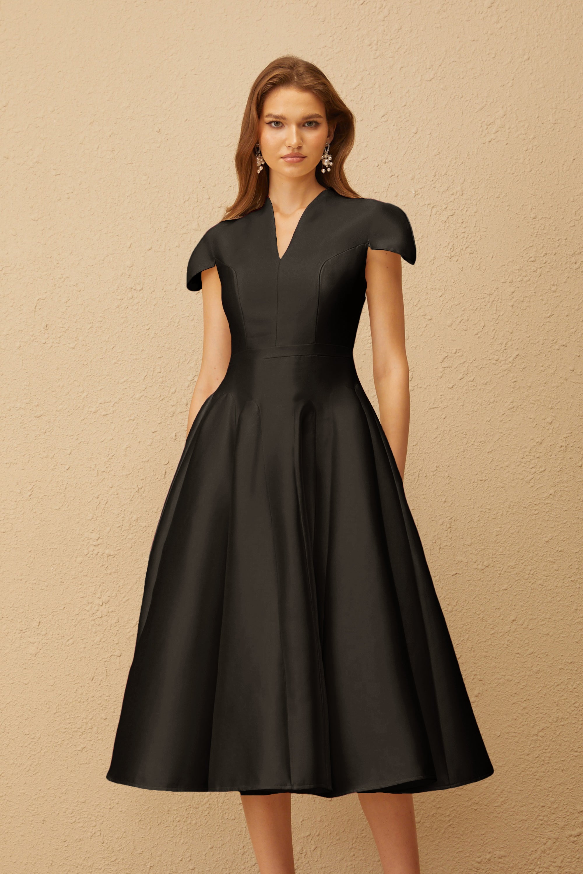 Aventin Rotes Midikleid im Godet-Design