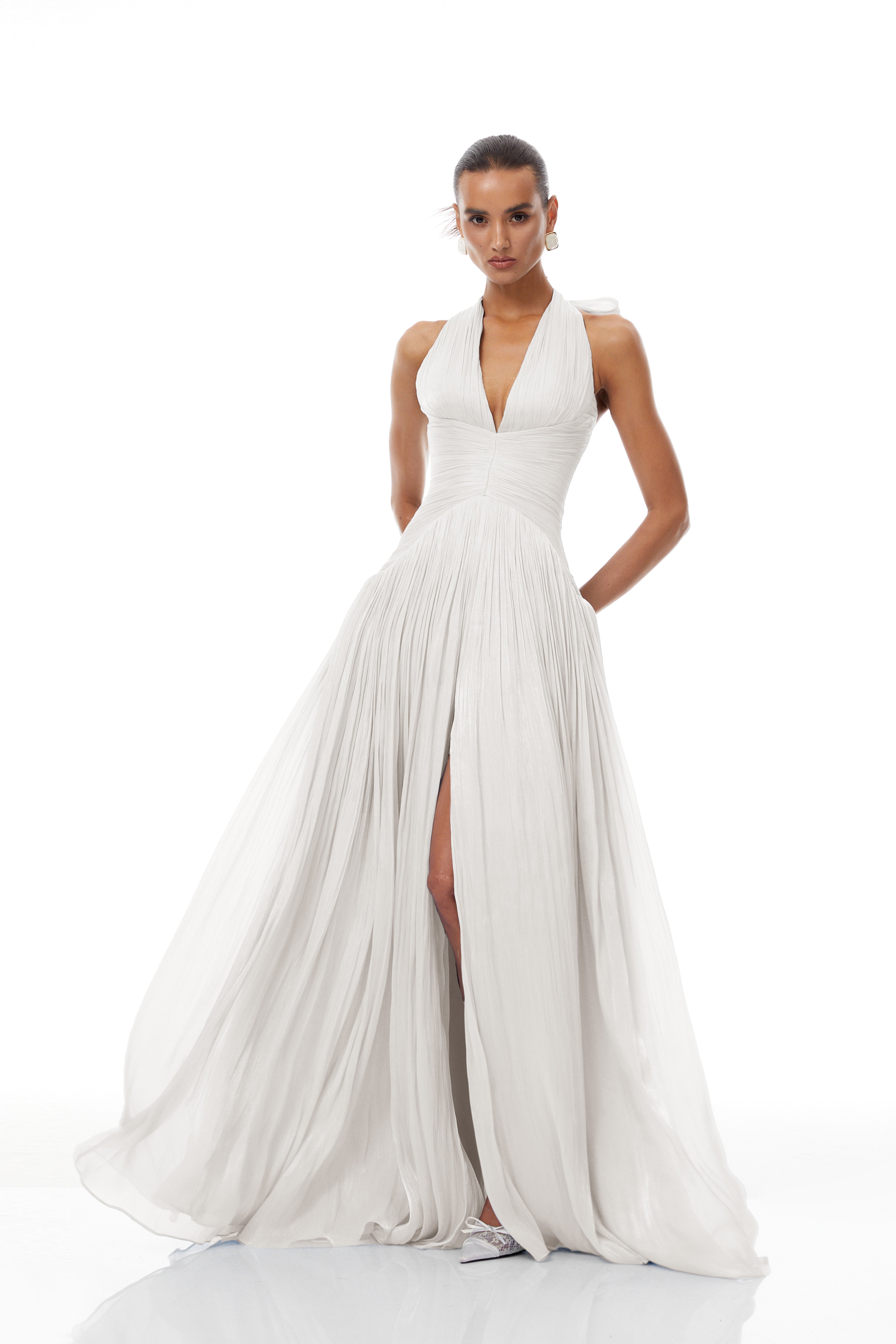 Térébenthine – Neutrales, glänzendes, gerafftes Maxikleid