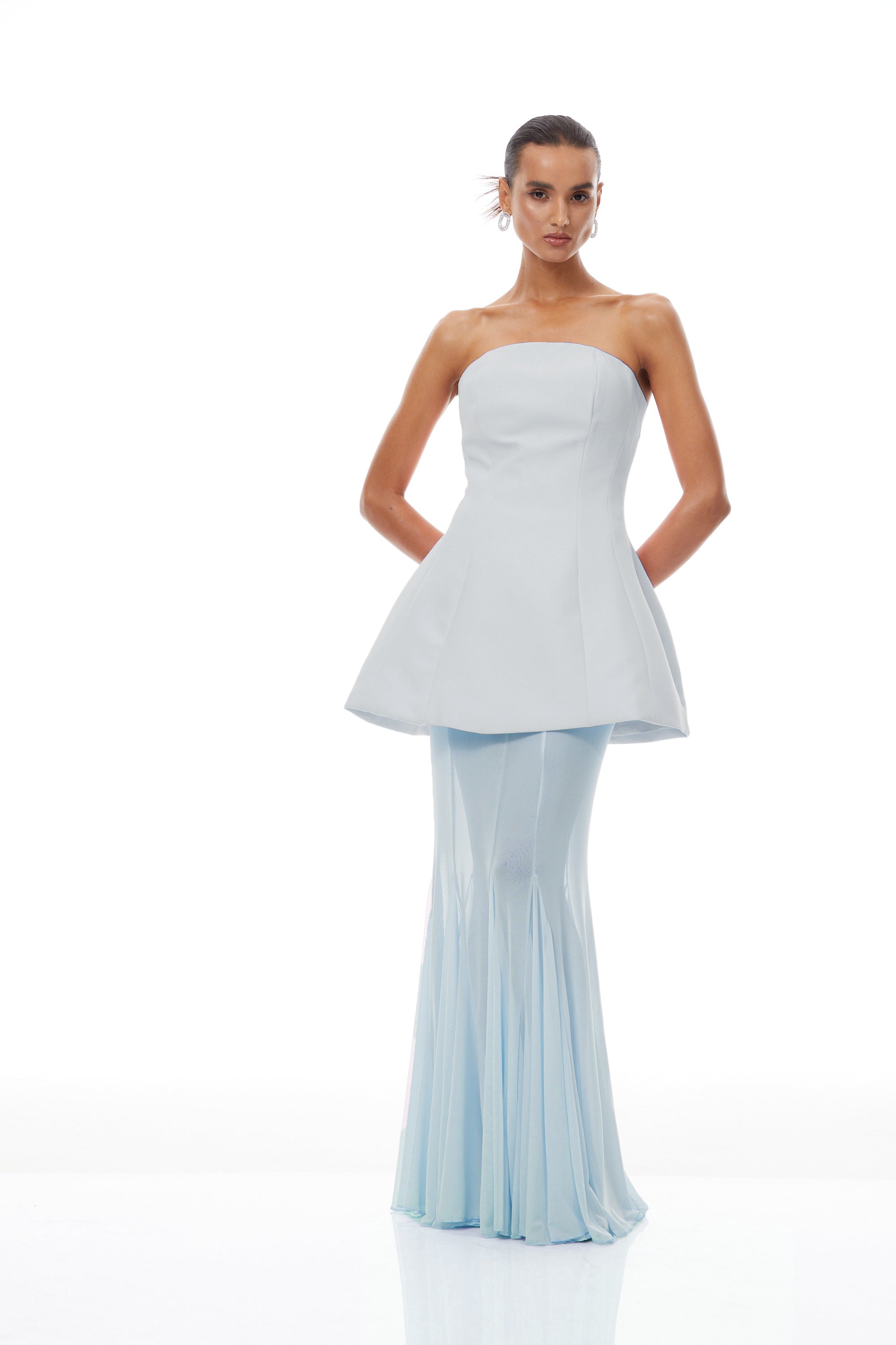 مجموعة فستان كورساج أسود و تنورة شبكية من ميلاني