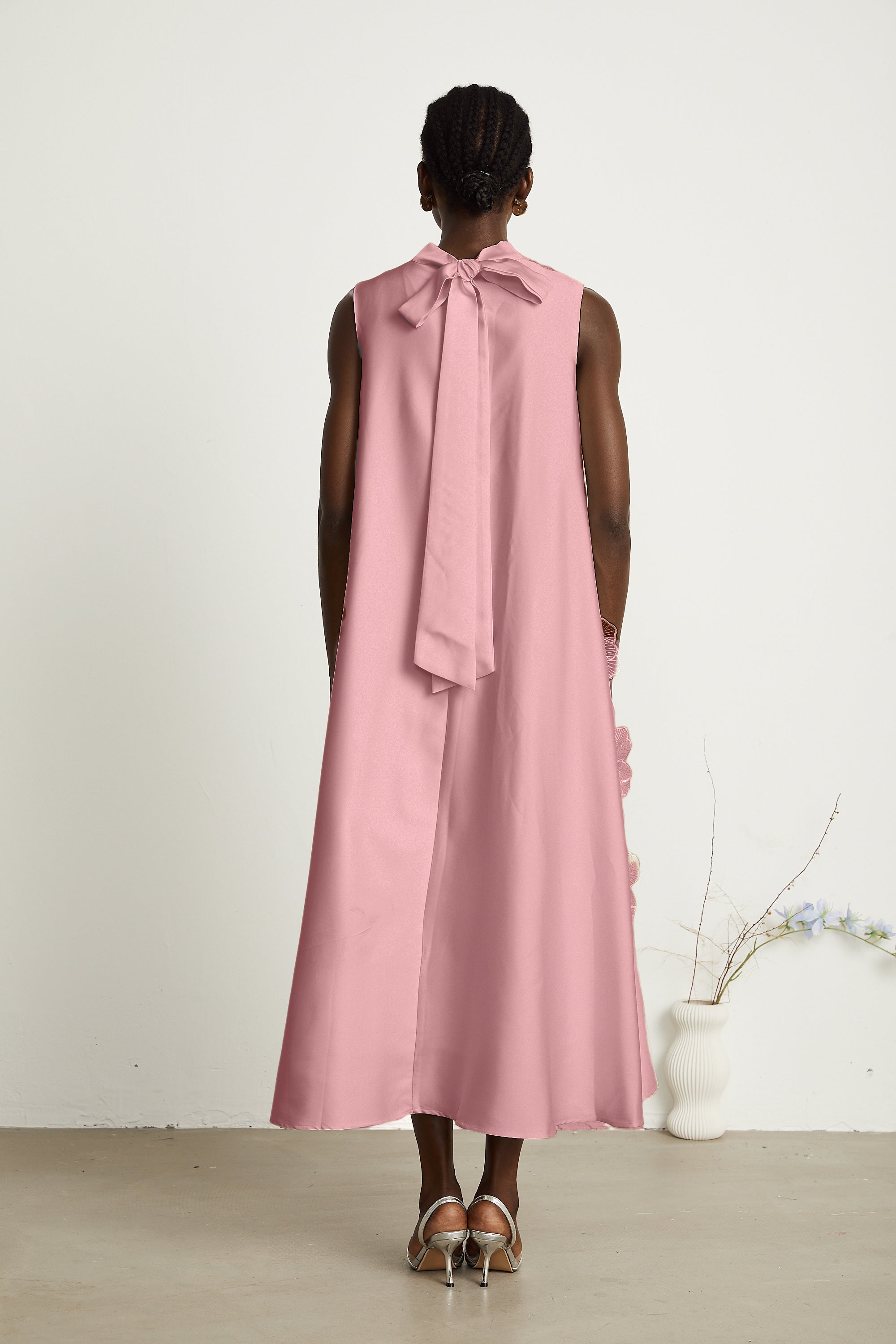 Émilie sleeveless floral-applique midi dress in Pink