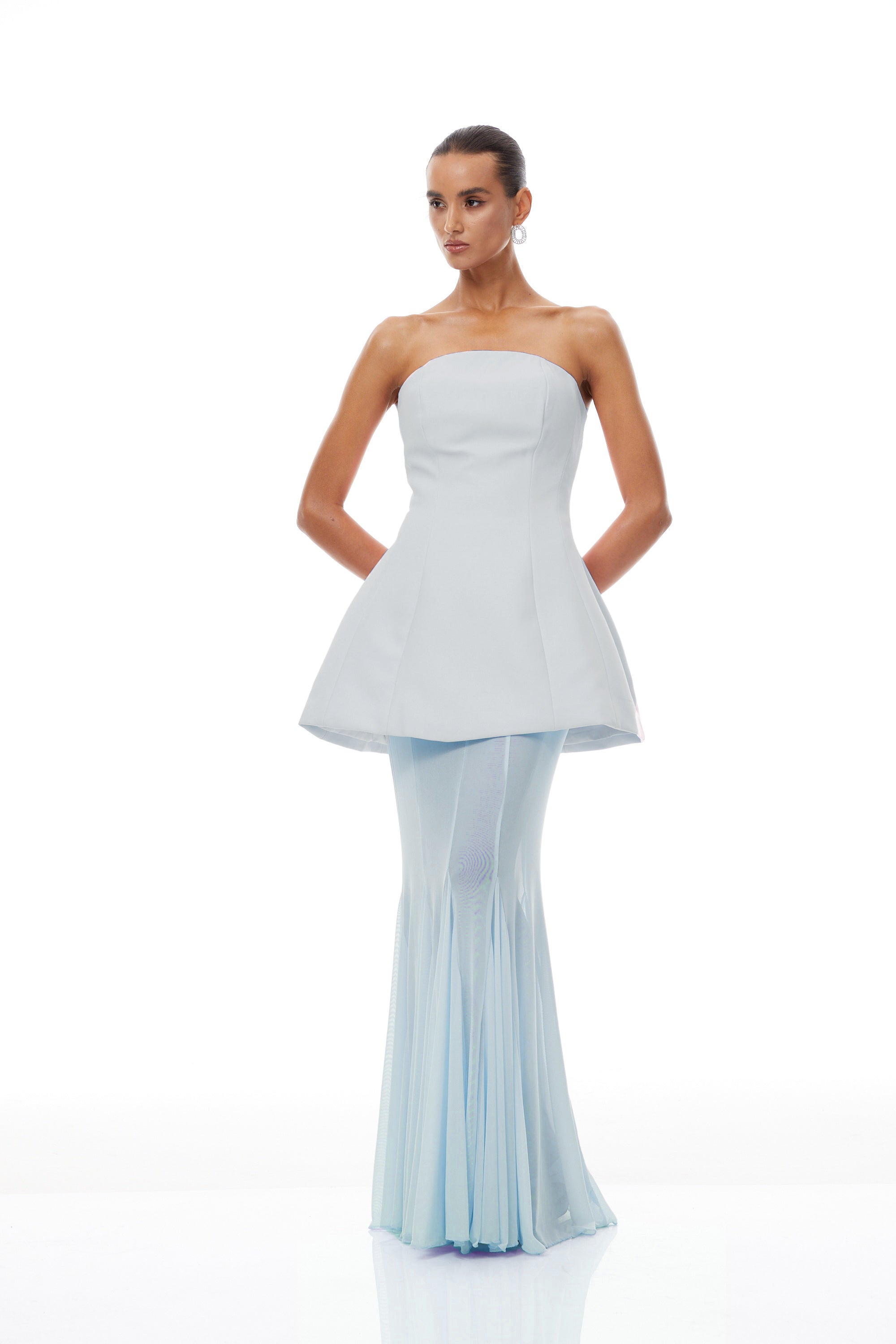 مجموعة فستان كورساج أسود و تنورة شبكية من ميلاني