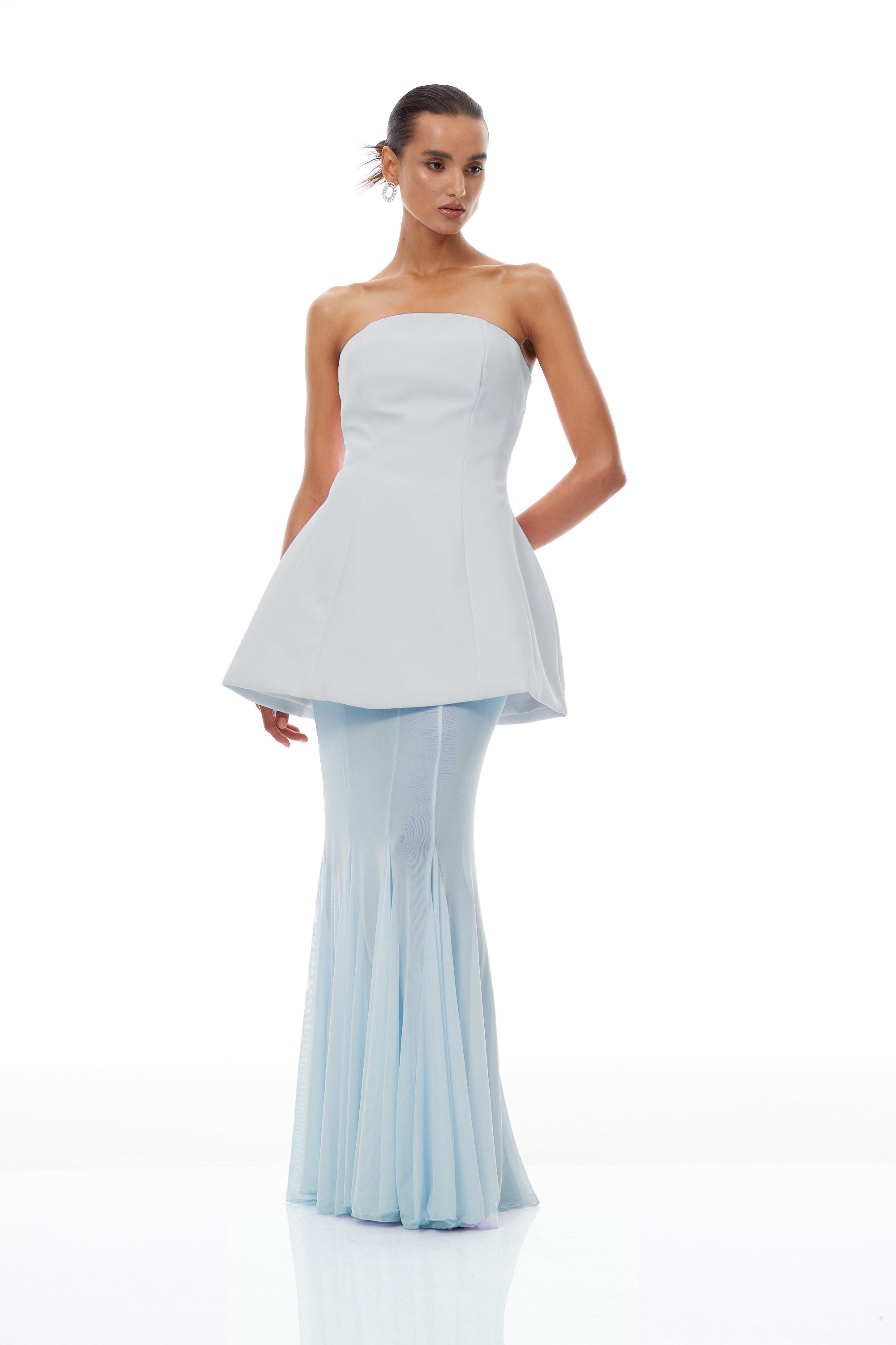 مجموعة فستان كورساج أسود و تنورة شبكية من ميلاني