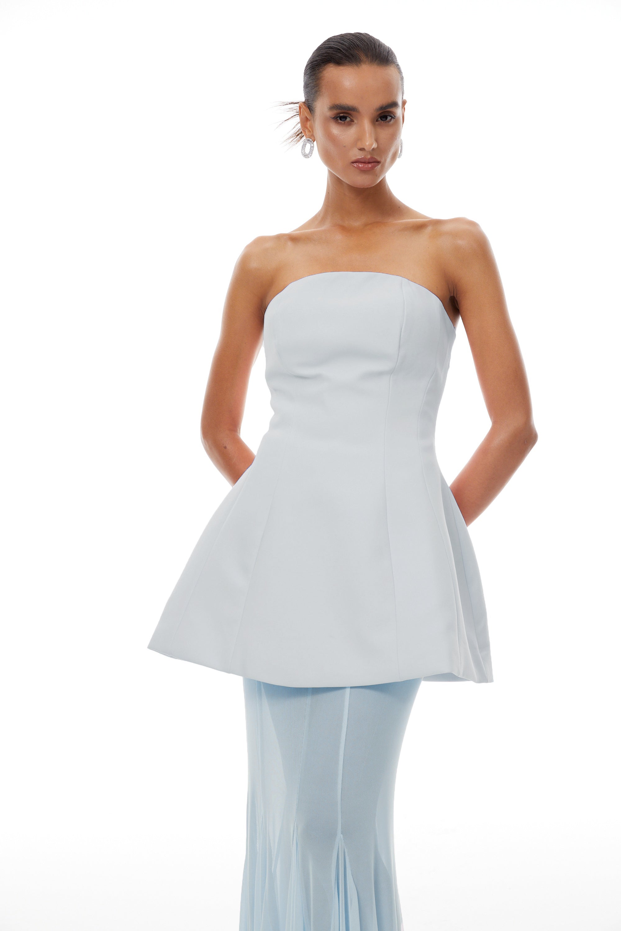 مجموعة فستان كورساج أسود و تنورة شبكية من ميلاني