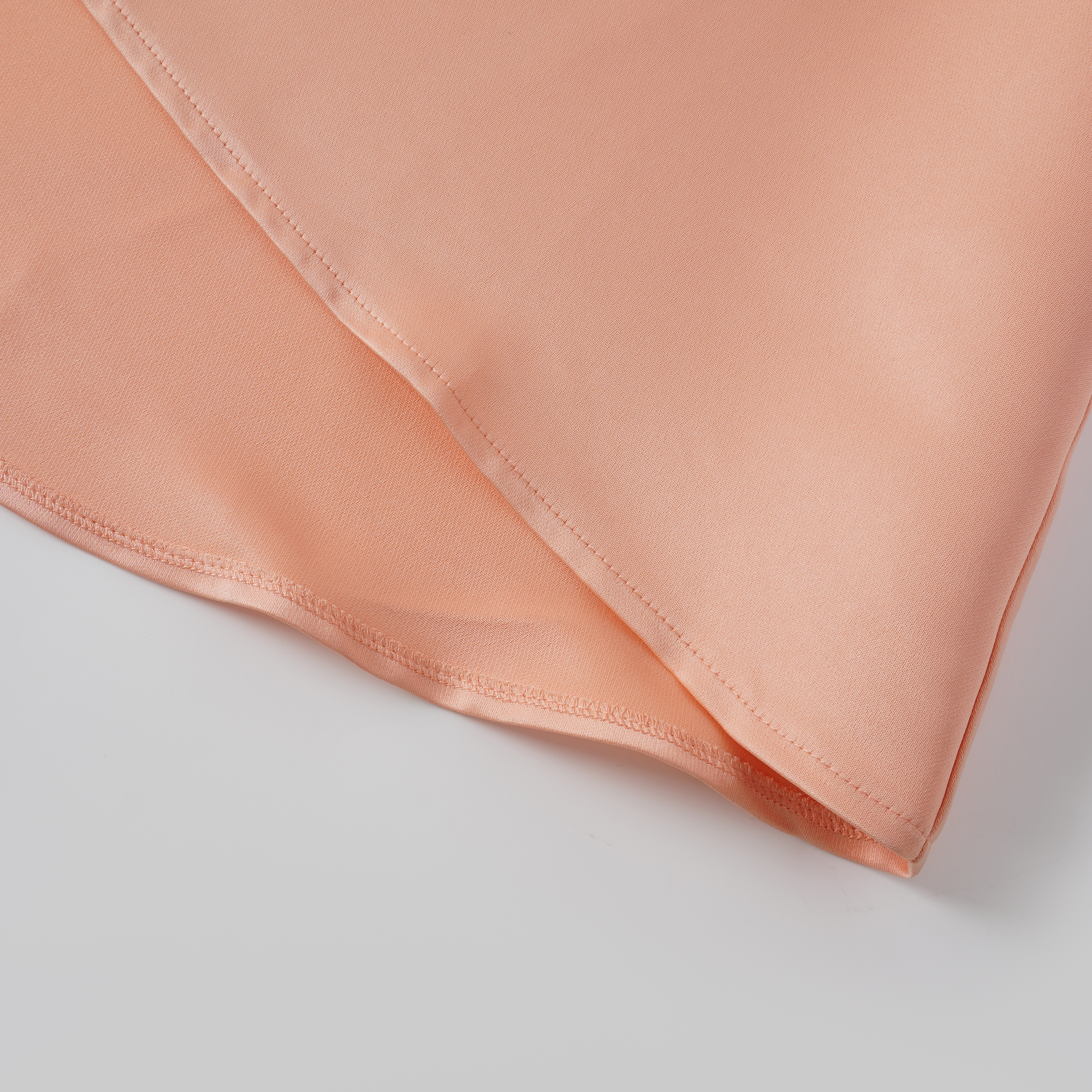 فستان أورلي أورانج ماكسي ذو فتحة الرقبة على شكل حرف V بتصميم حورية البحر