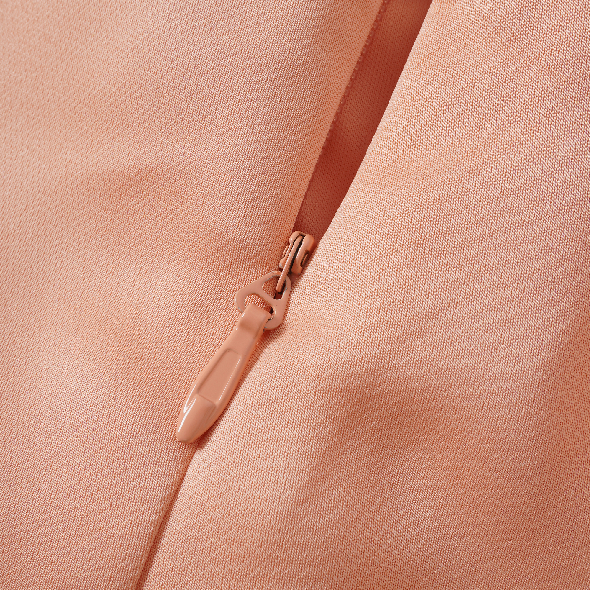 فستان أورلي أورانج ماكسي ذو فتحة الرقبة على شكل حرف V بتصميم حورية البحر