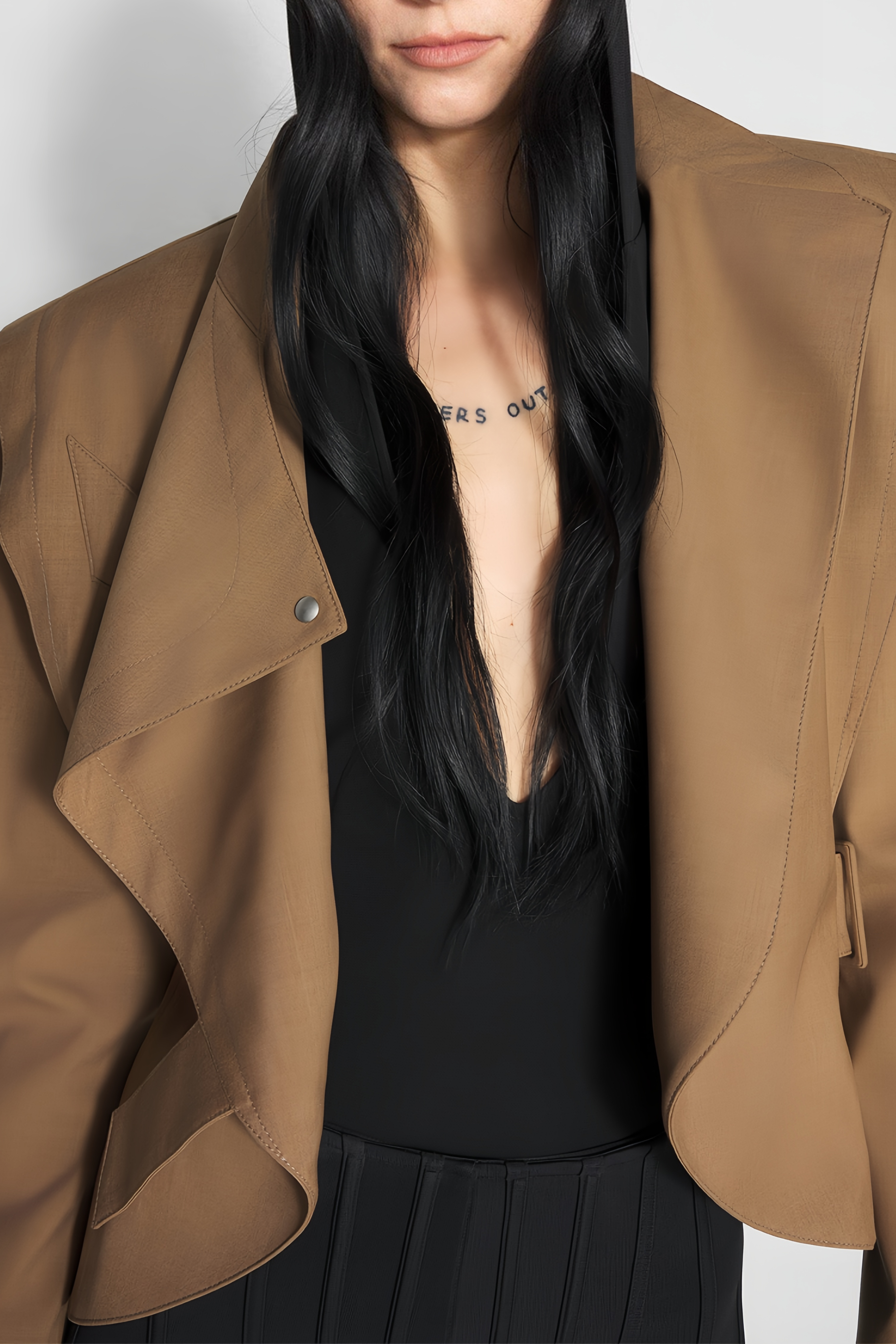 جاكيت مافيس براون ذو الطيّة المنسقة