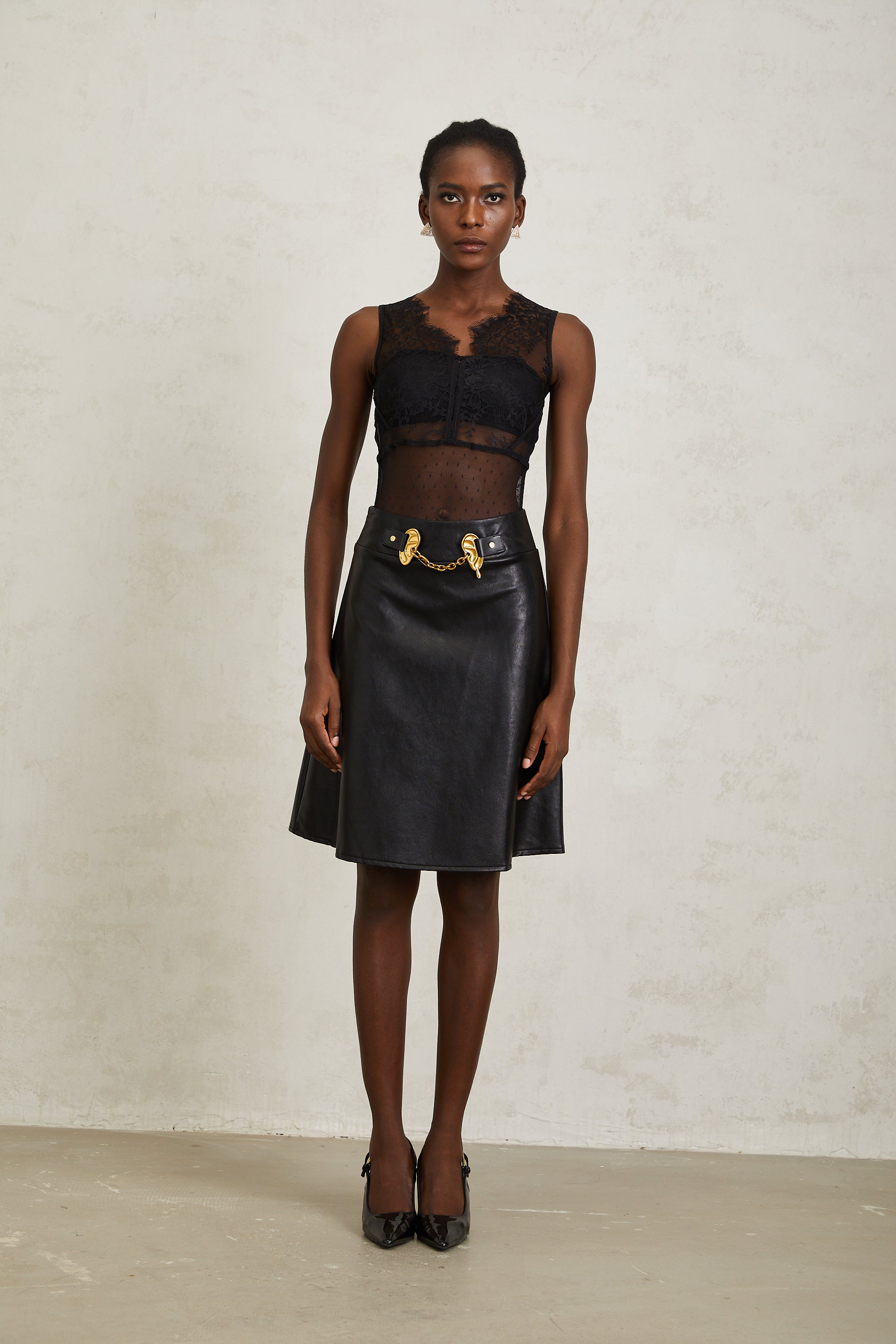 Josette – Schwarzer Body aus geblümter Spitze