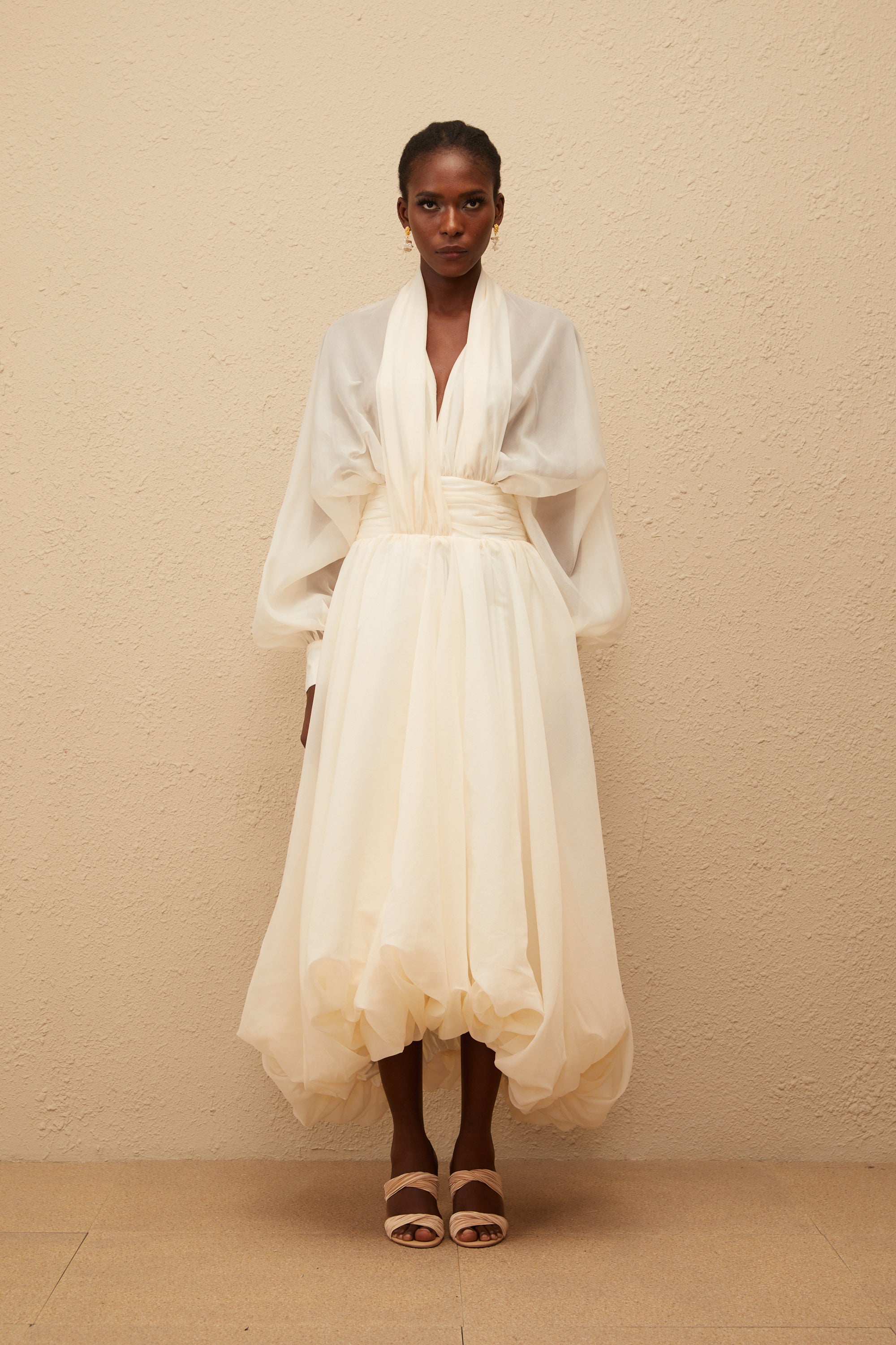 Riley Cremeweißes drapiertes Maxikleid aus Tüll