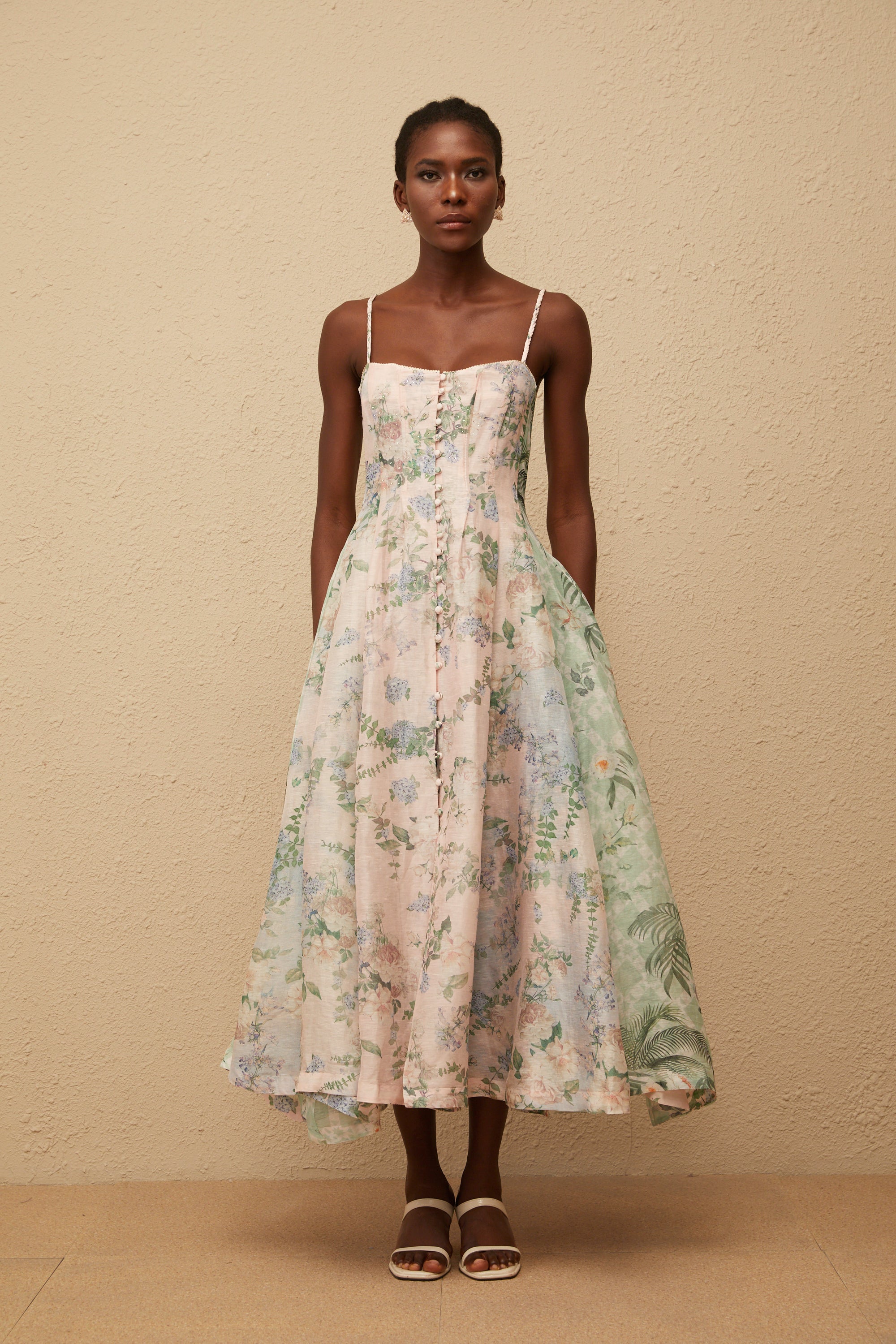 Aurore, Rosa Maxikleid mit Blumenmuster