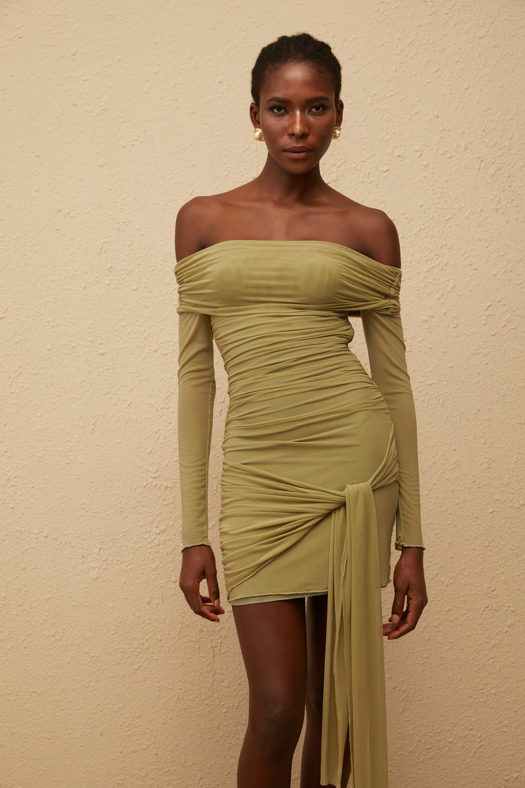 Sylphe – Grünes, gerüschtes Minikleid aus Netzstoff