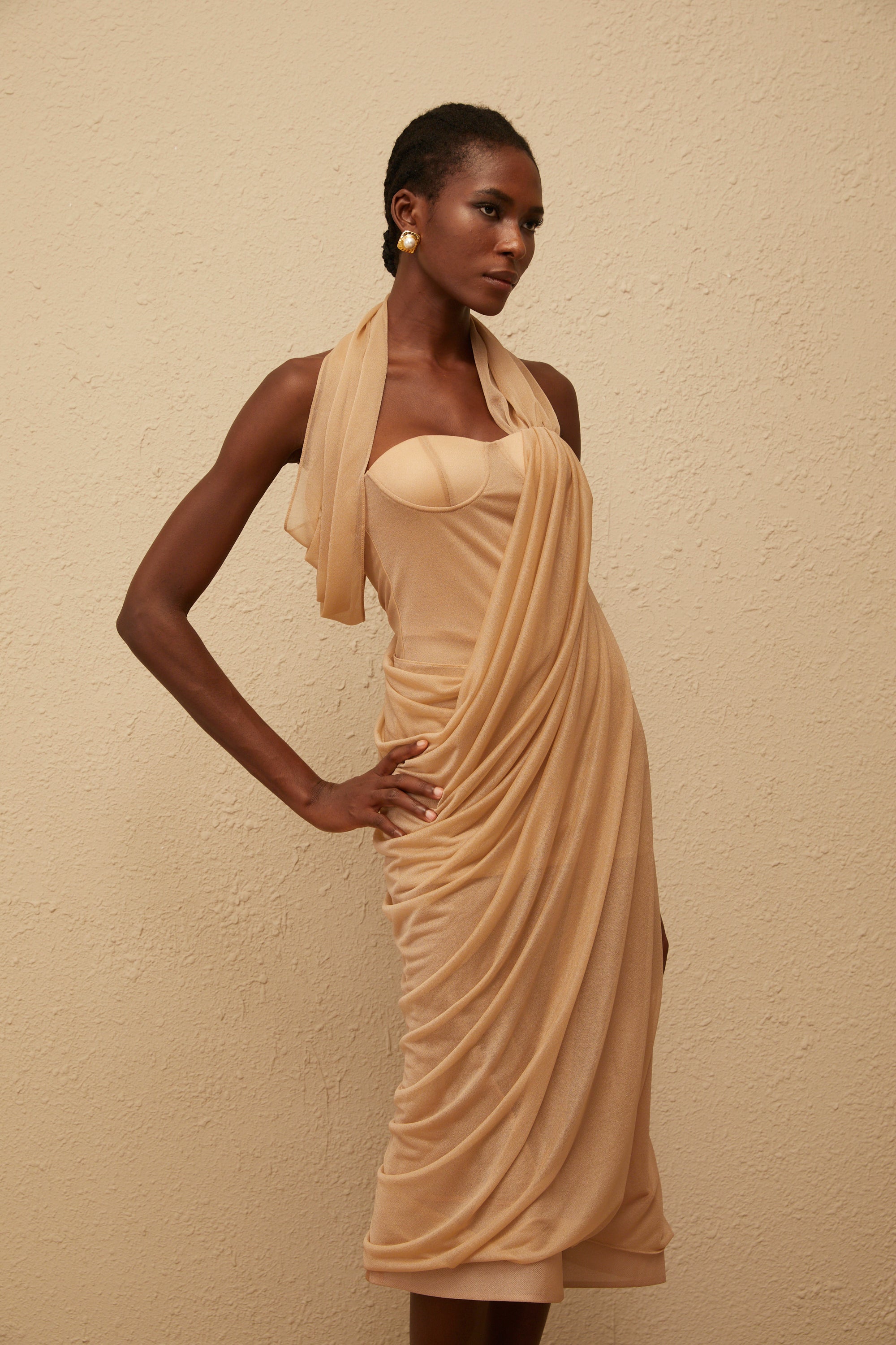 Mielikki Khakifarbenes, asymmetrisches Midikleid mit Tülleinsatz