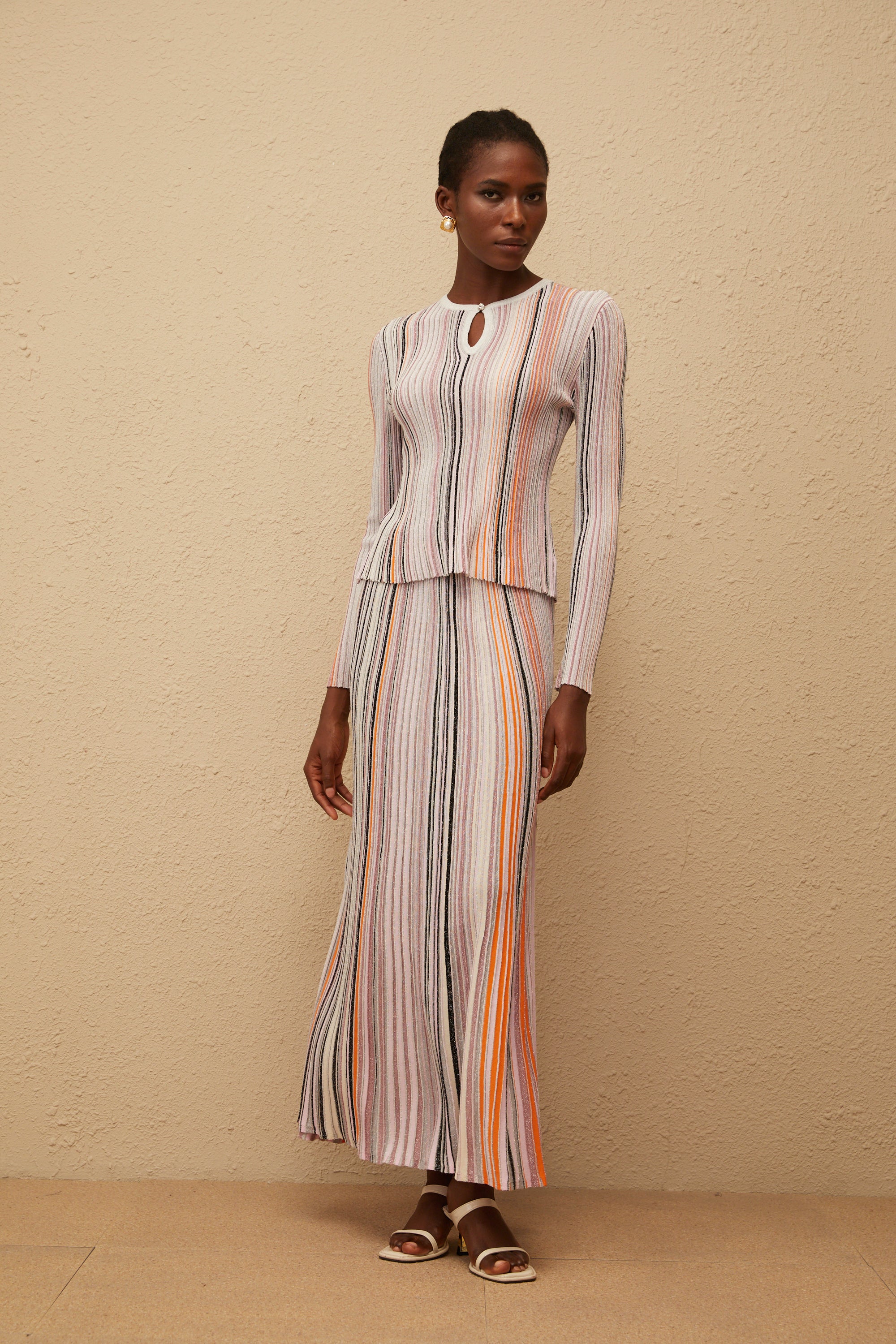 طقم أفروديت المحايد اللامع المطوي المحبوك المطابق