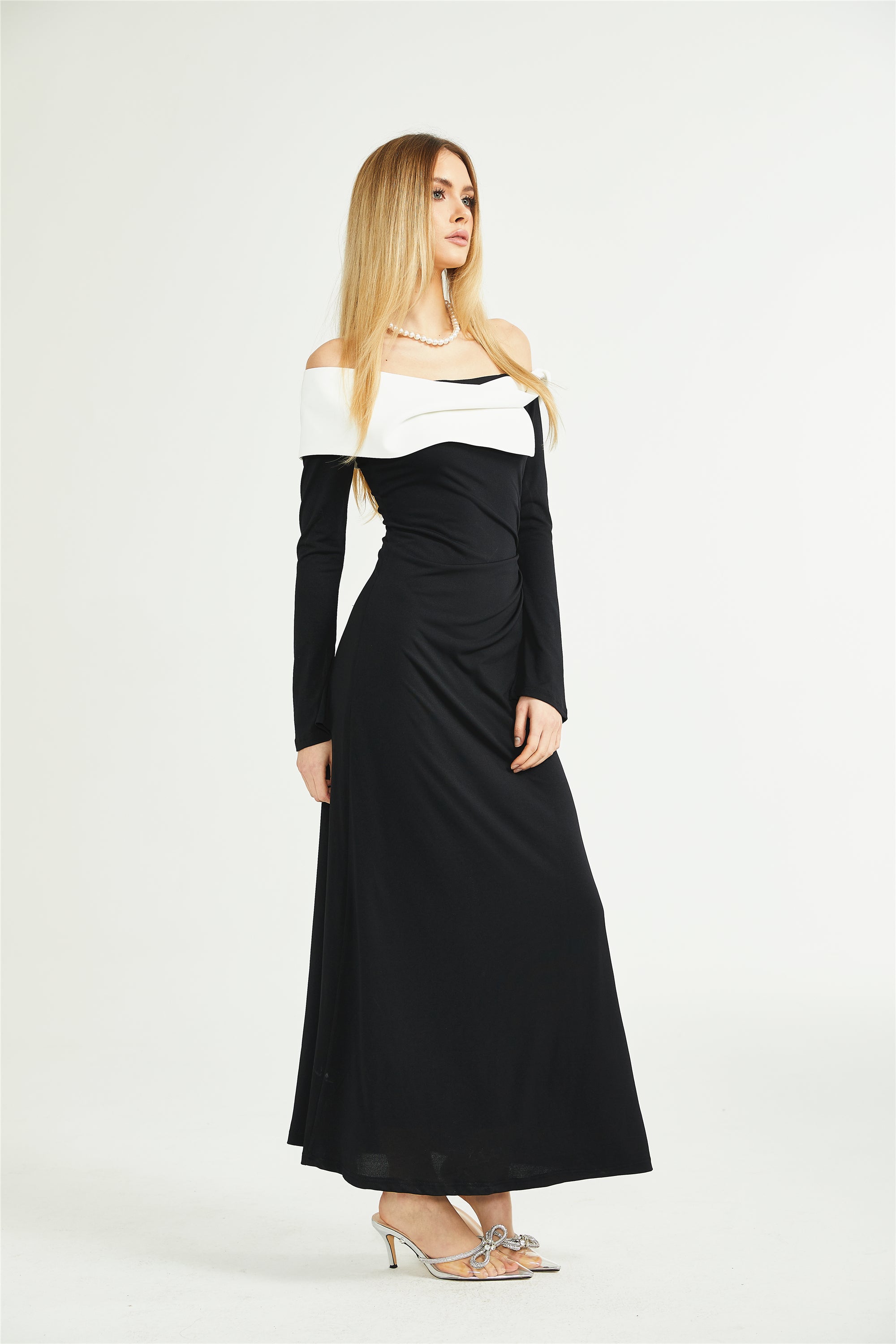 Éliane long-sleeved asymmetric maxi dress