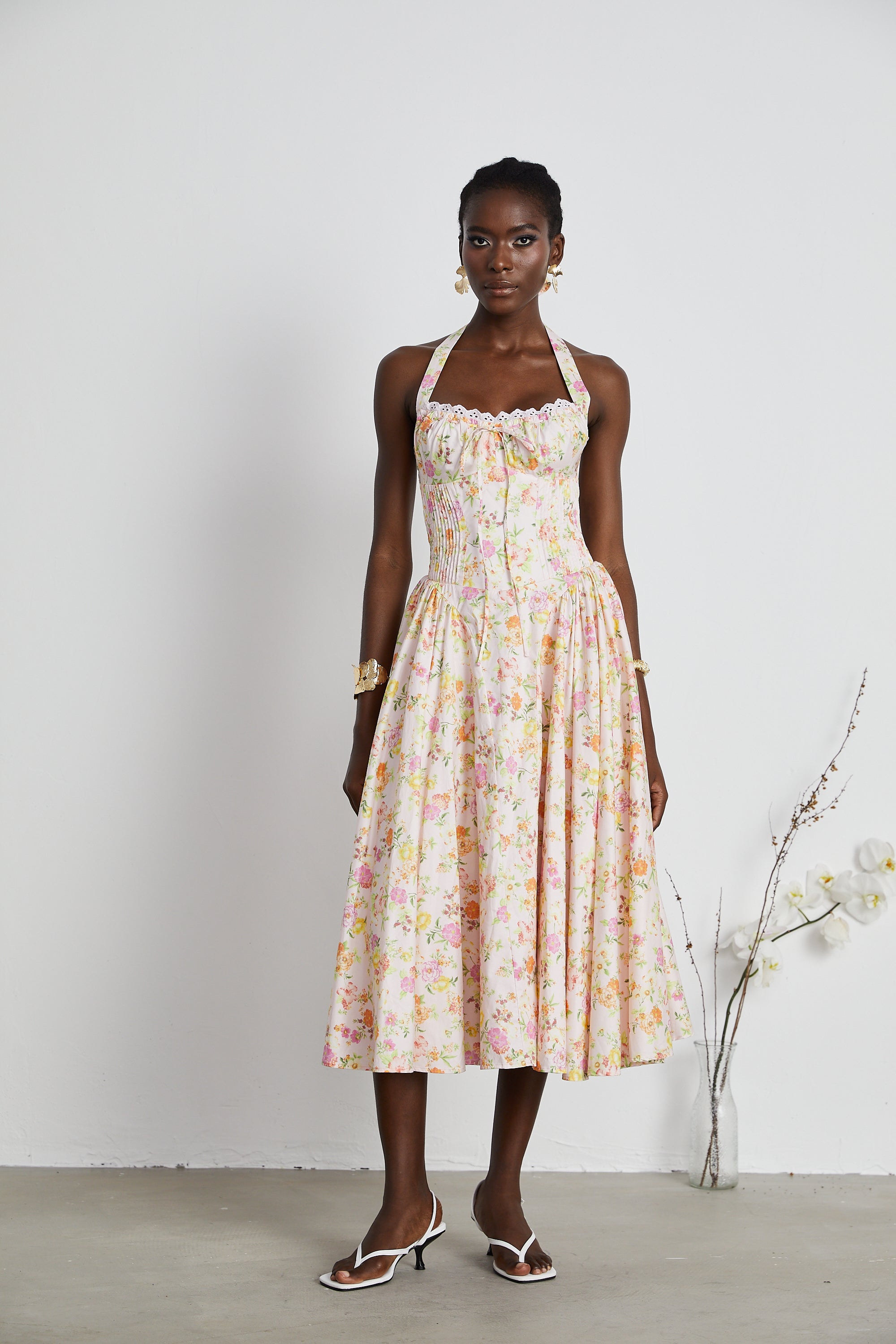 Abito midi Odette con stampa floreale e scollo all'americana 