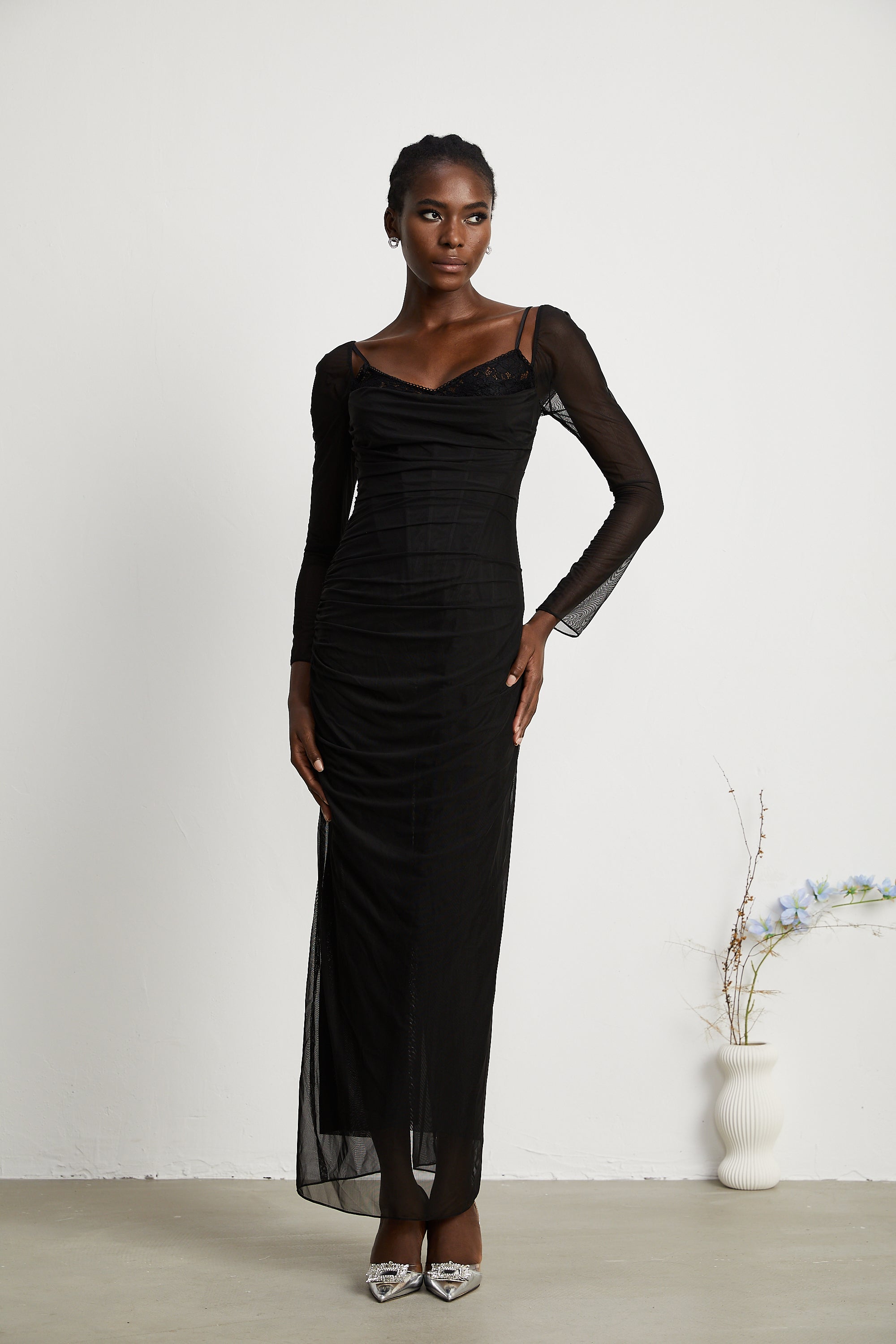 Marilyn black lace long-sleeved maxi dress