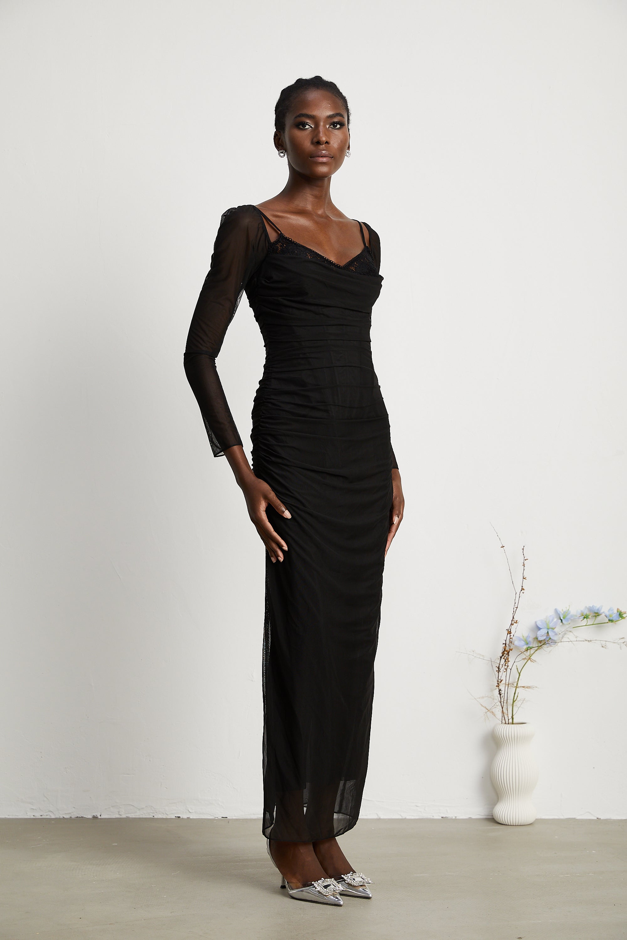 Marilyn black lace long-sleeved maxi dress