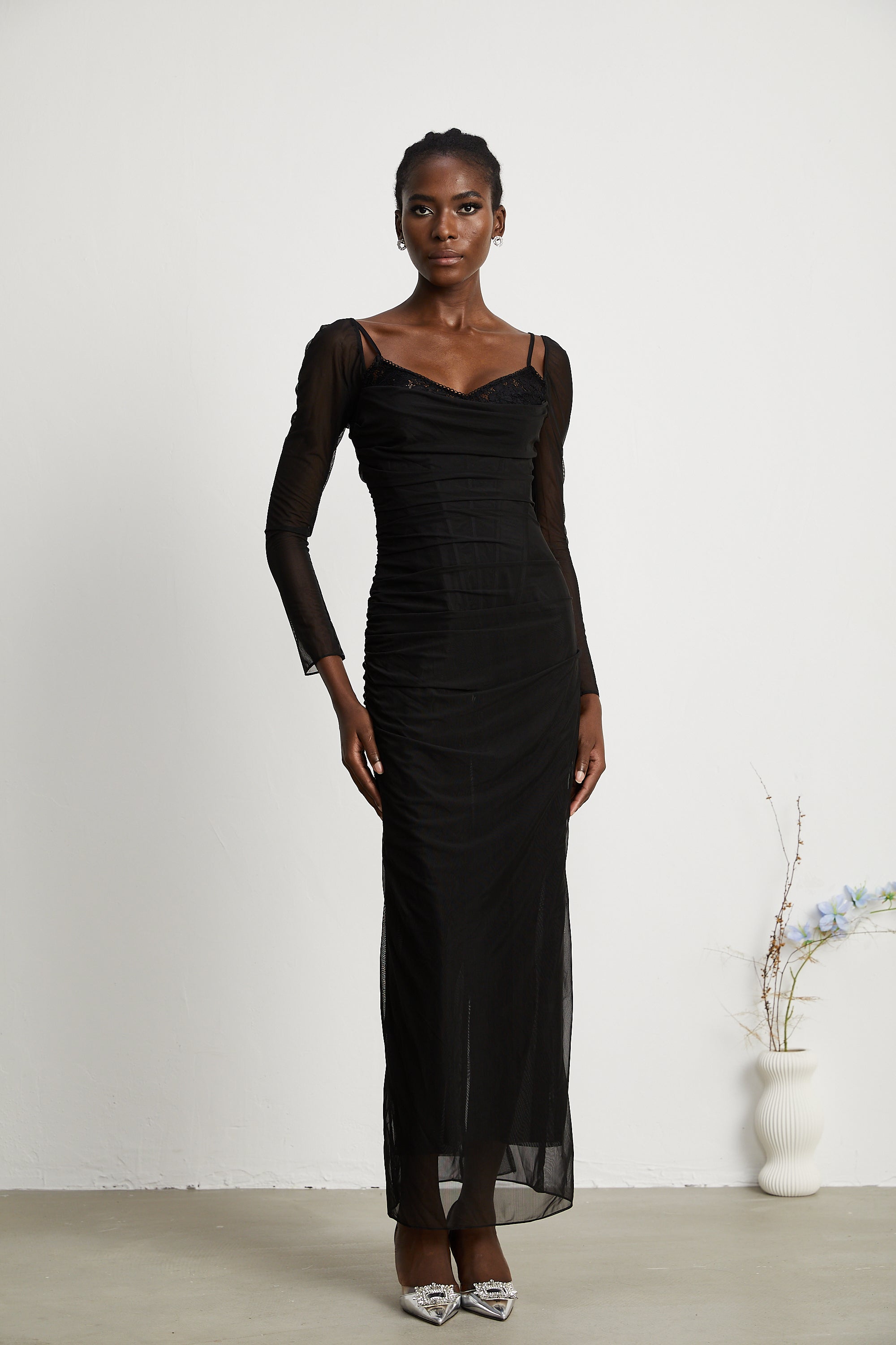 Marilyn black lace long-sleeved maxi dress