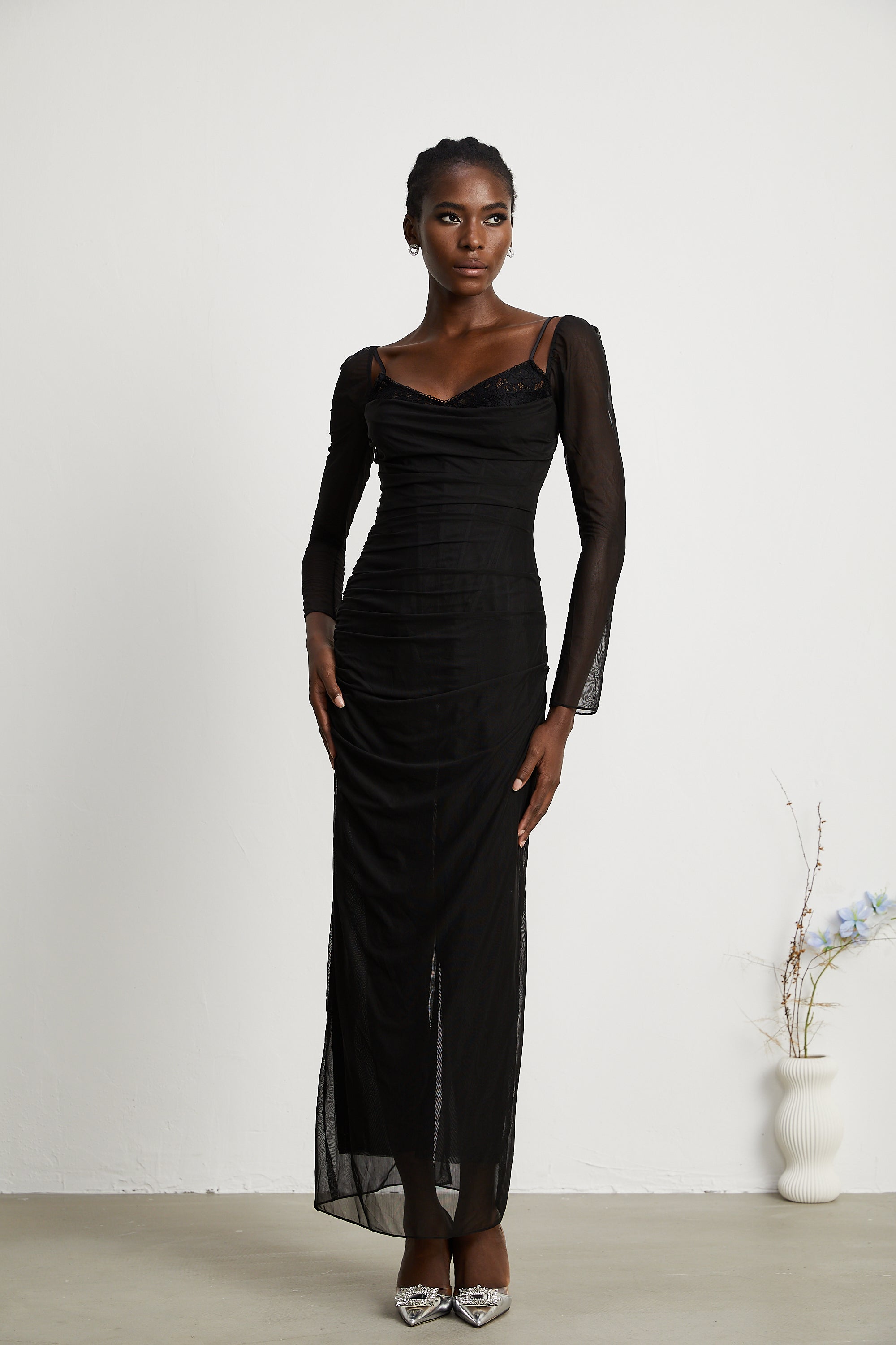 Marilyn black lace long-sleeved maxi dress