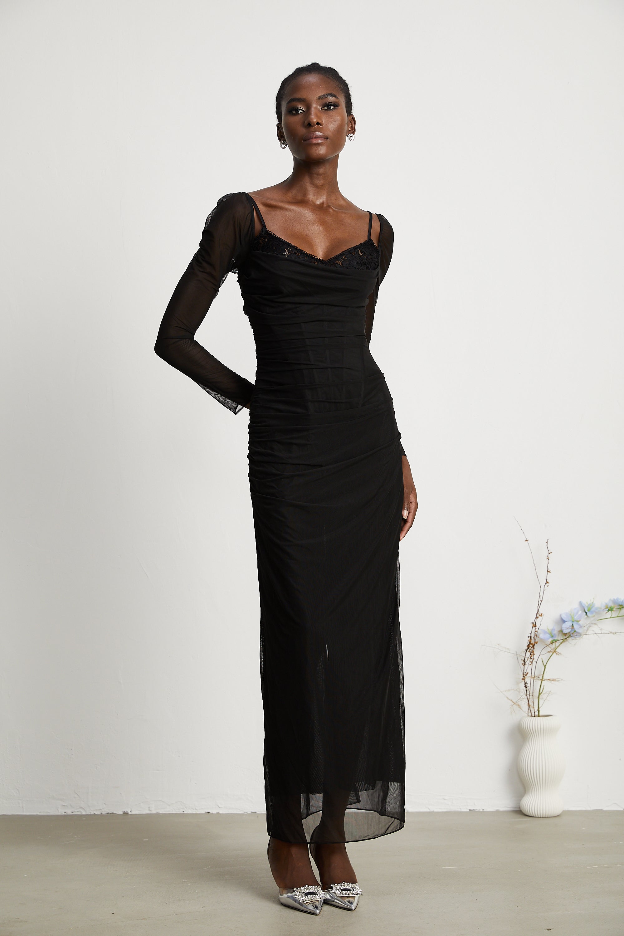 Marilyn black lace long-sleeved maxi dress