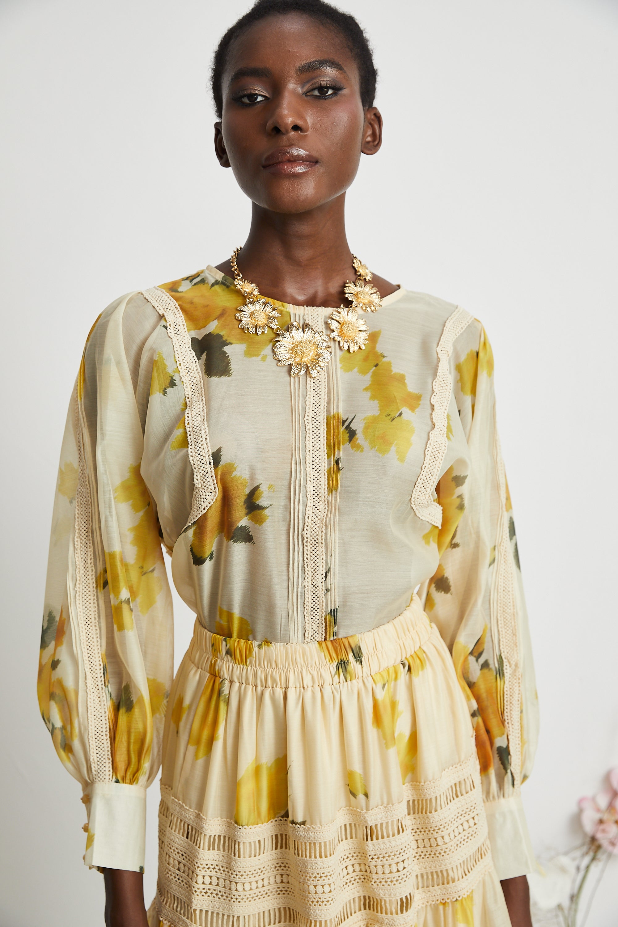 Éva yellow floral-print blouse & skirt matching set