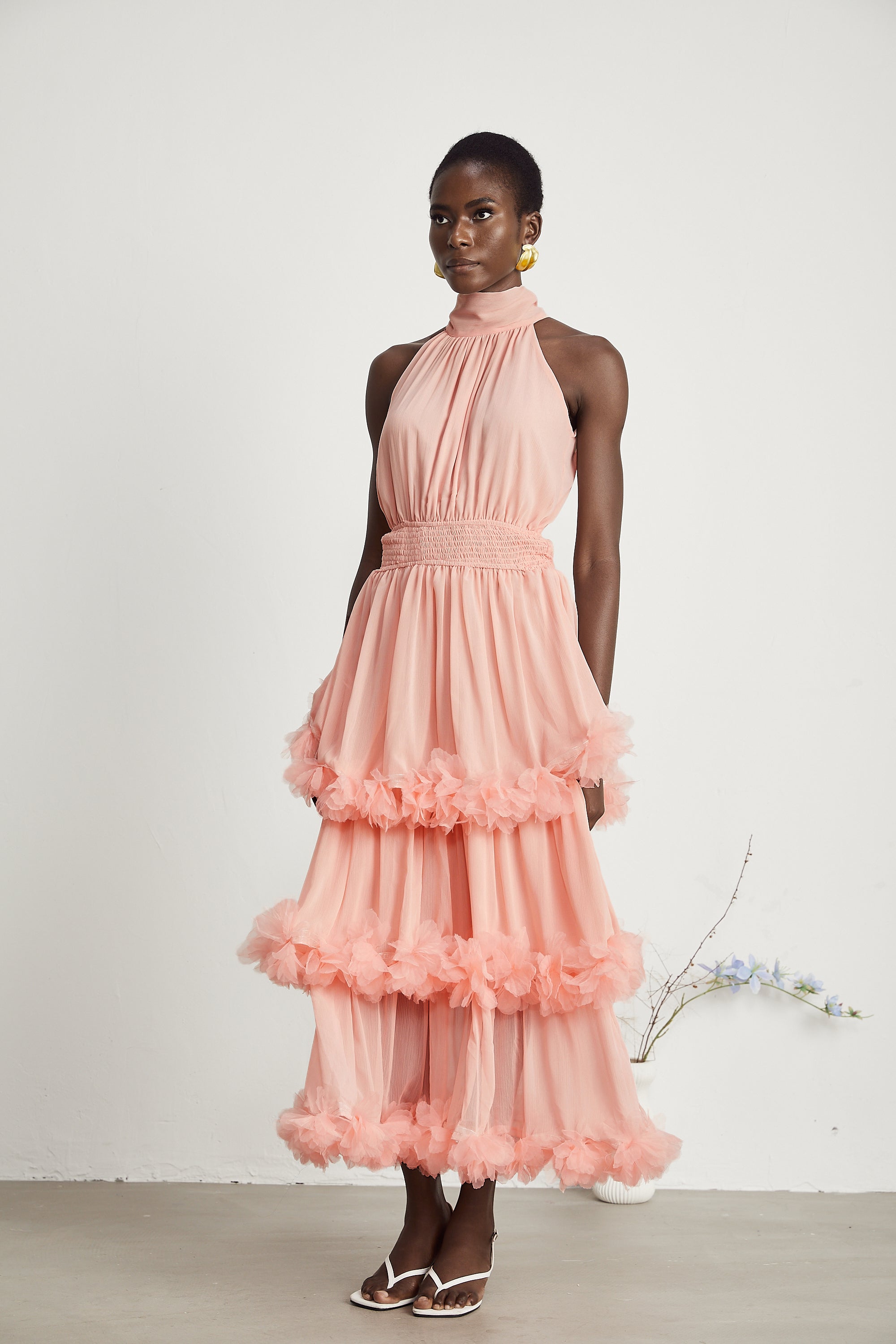 Micah rosa gestuftes Midikleid mit 3D-Blütenblättern