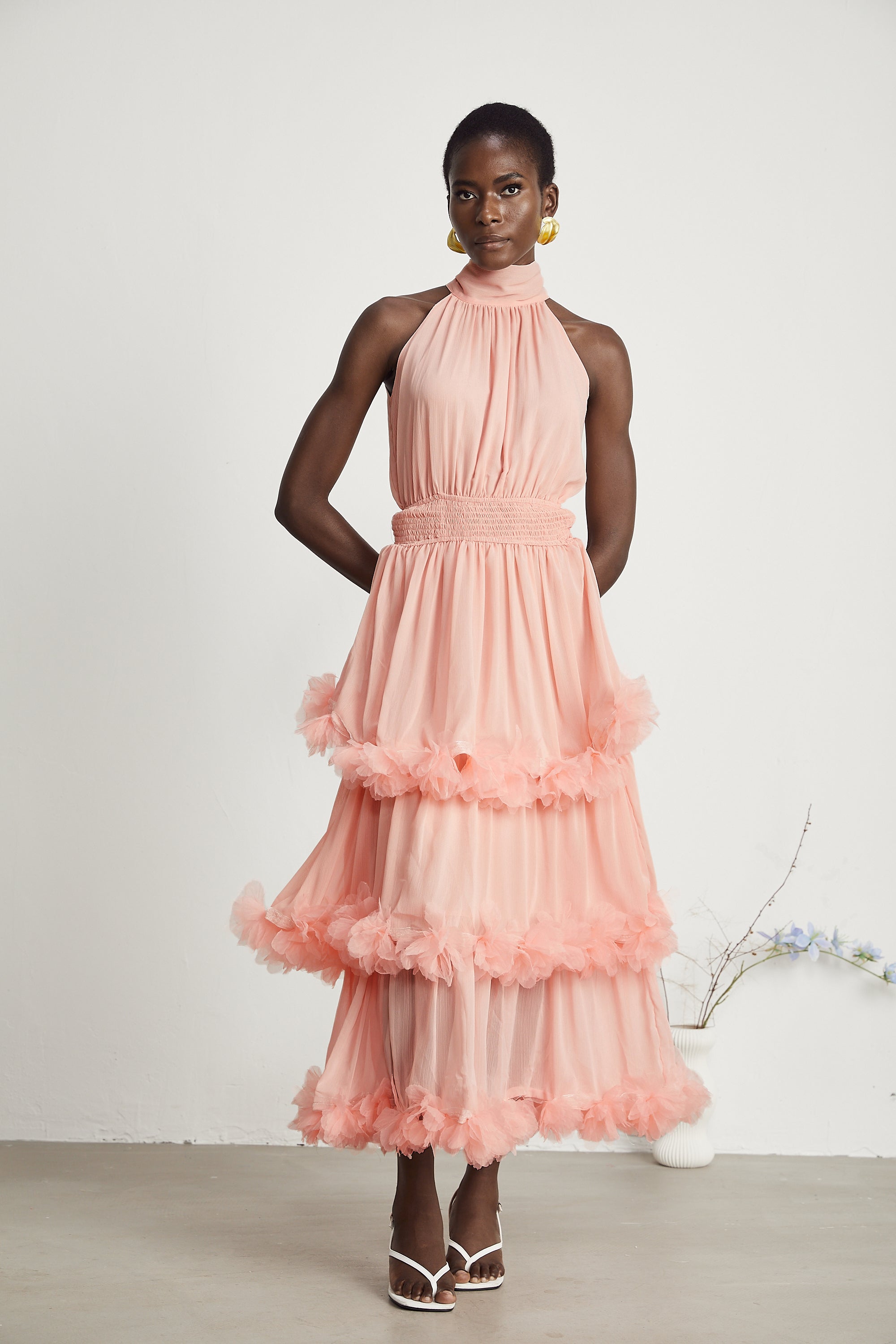 Micah rosa gestuftes Midikleid mit 3D-Blütenblättern