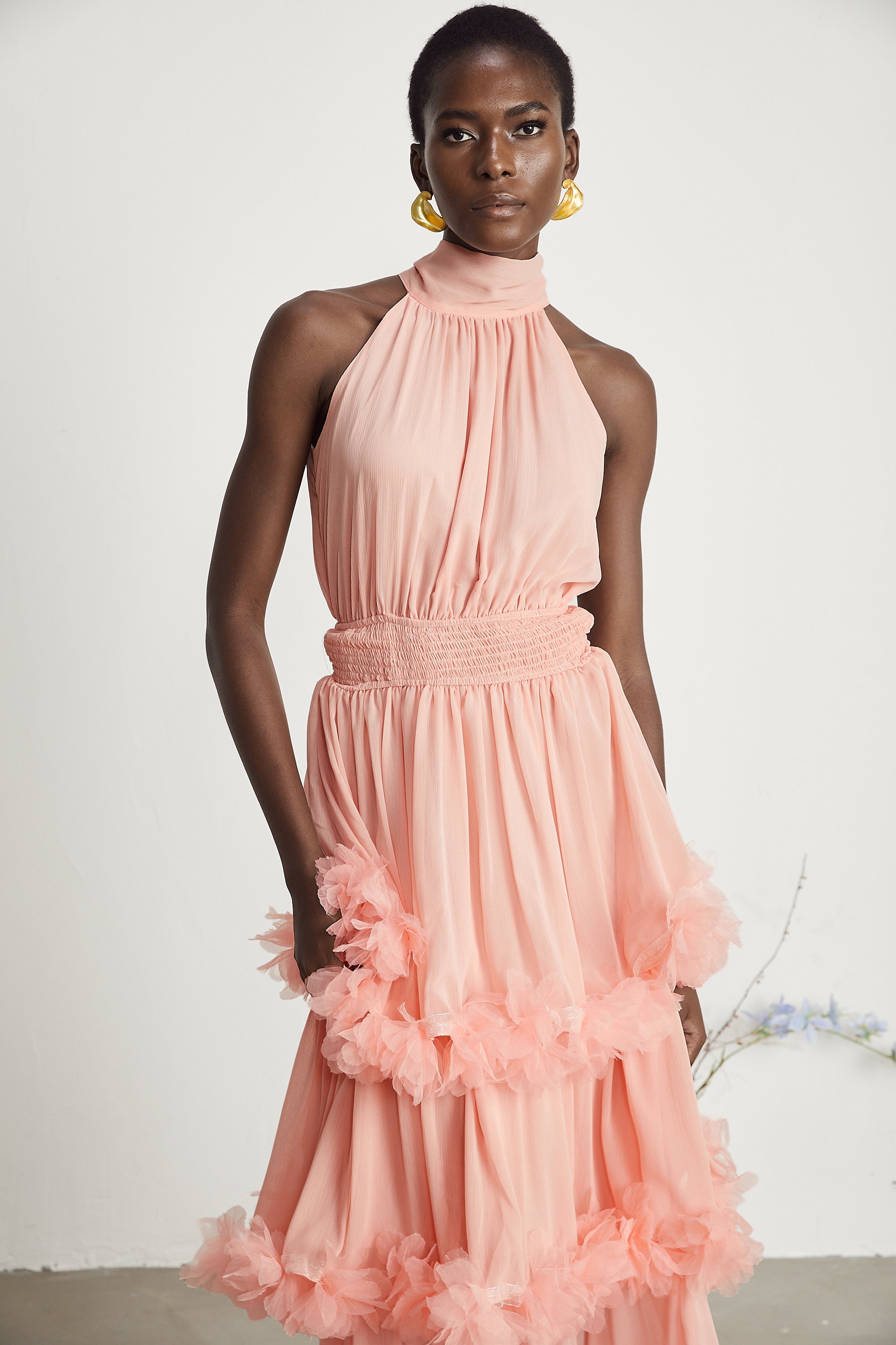 Micah rosa gestuftes Midikleid mit 3D-Blütenblättern