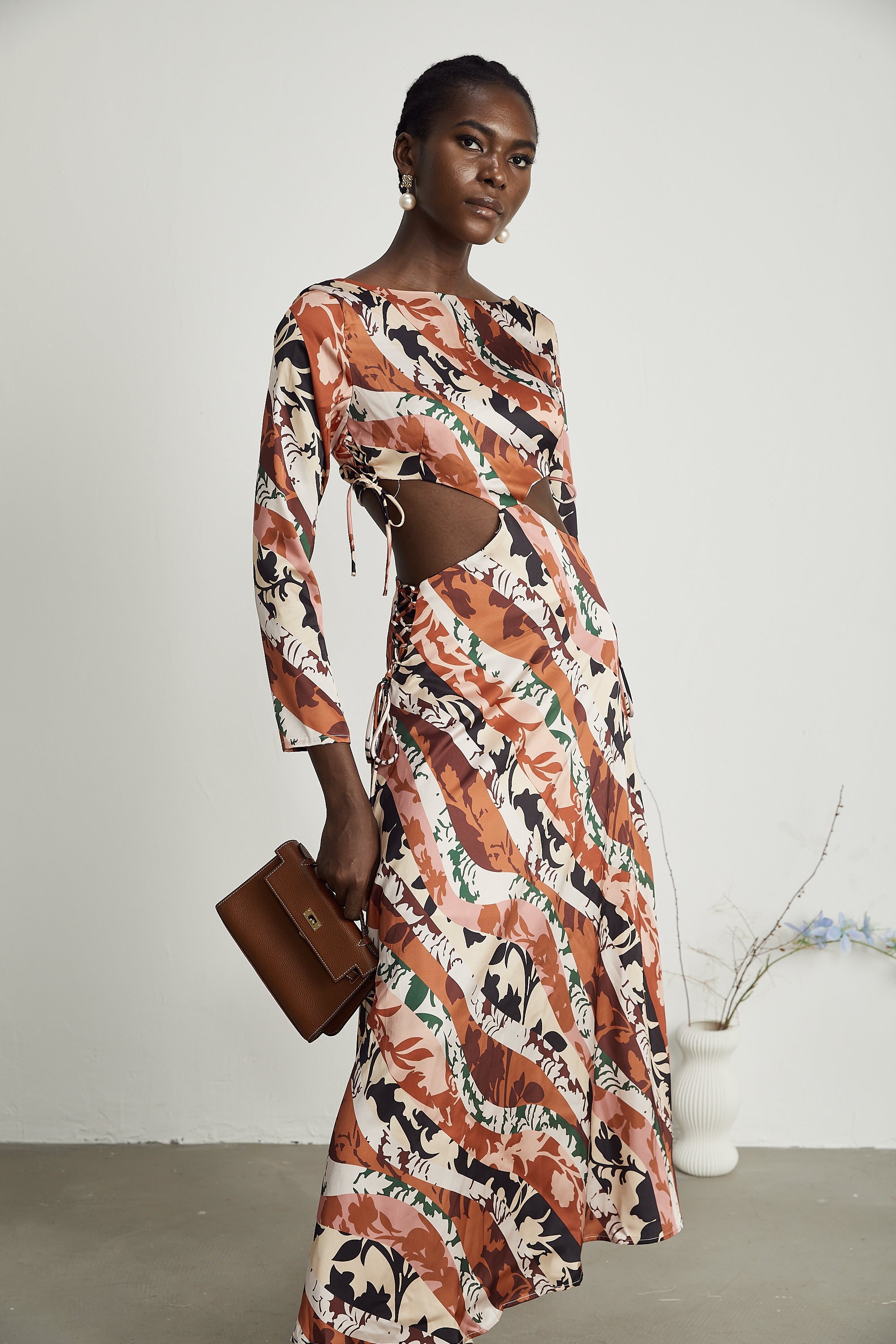 Perrine Maxikleid mit Cut-outs und Blumenprint 