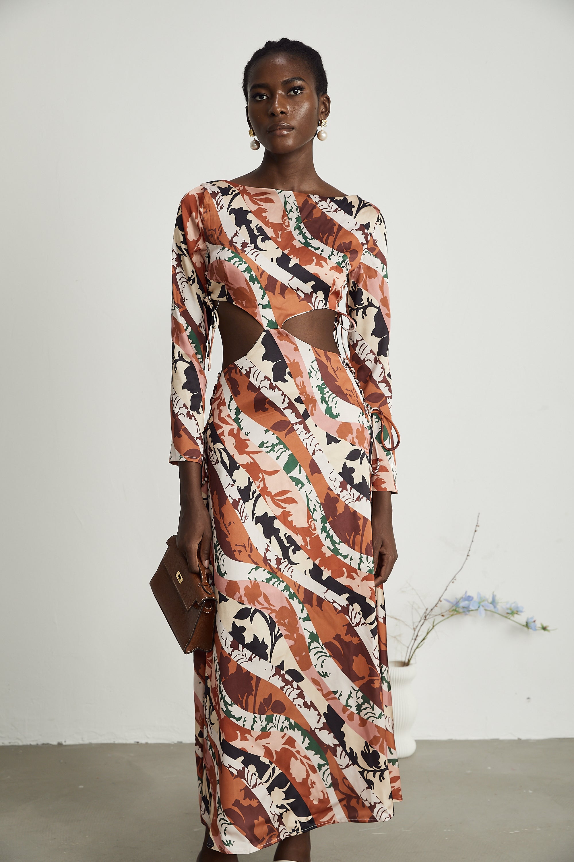 Perrine Maxikleid mit Cut-outs und Blumenprint 