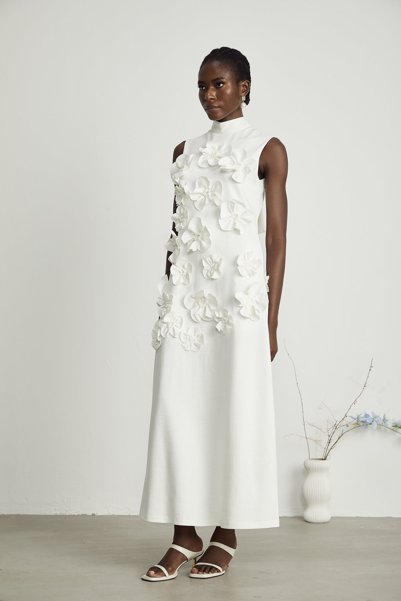 Savi Floral Sleeveless Belted Cotton Maxi Dress in White
