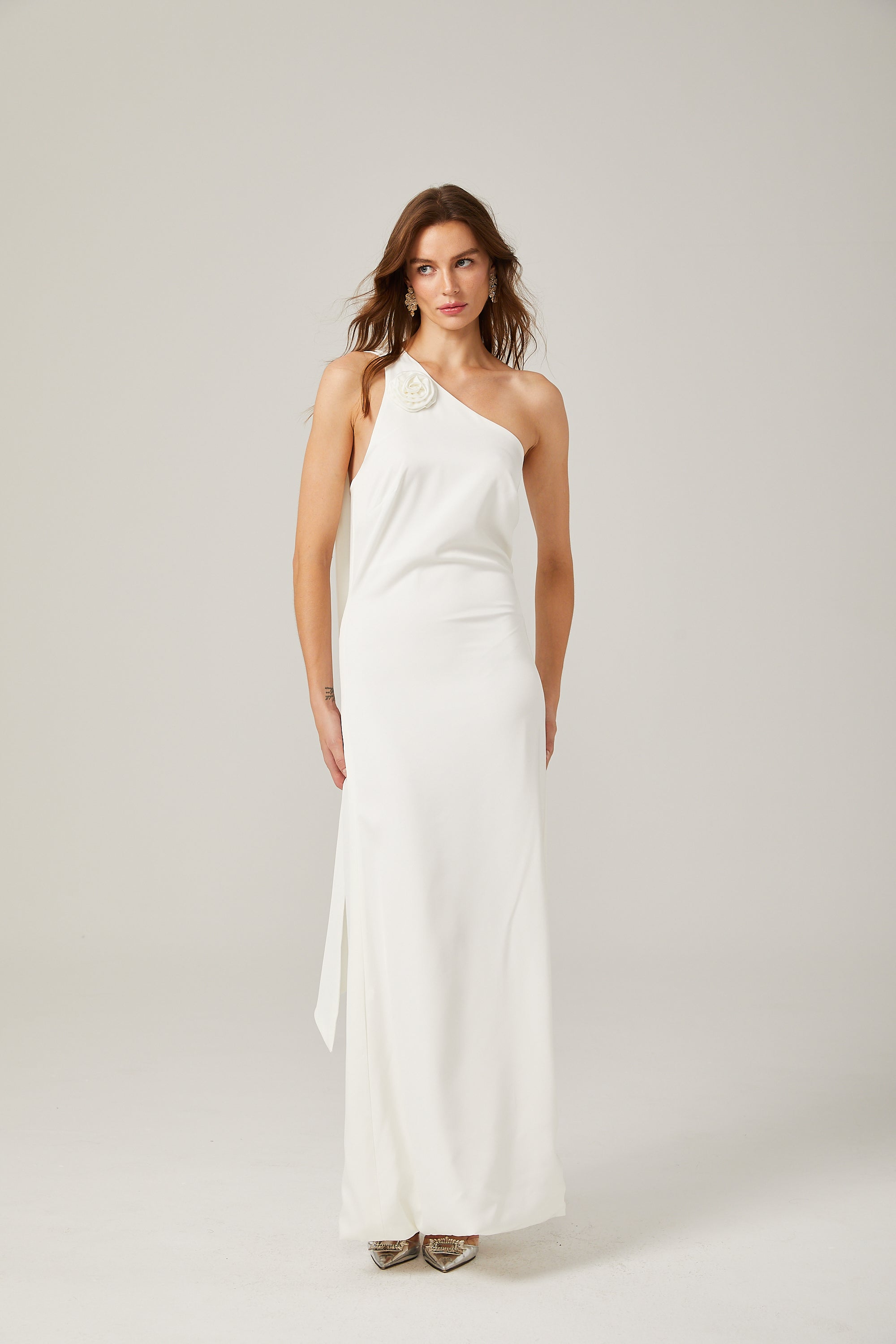 Sophie white floral-appliqué ribbon-design maxi dress