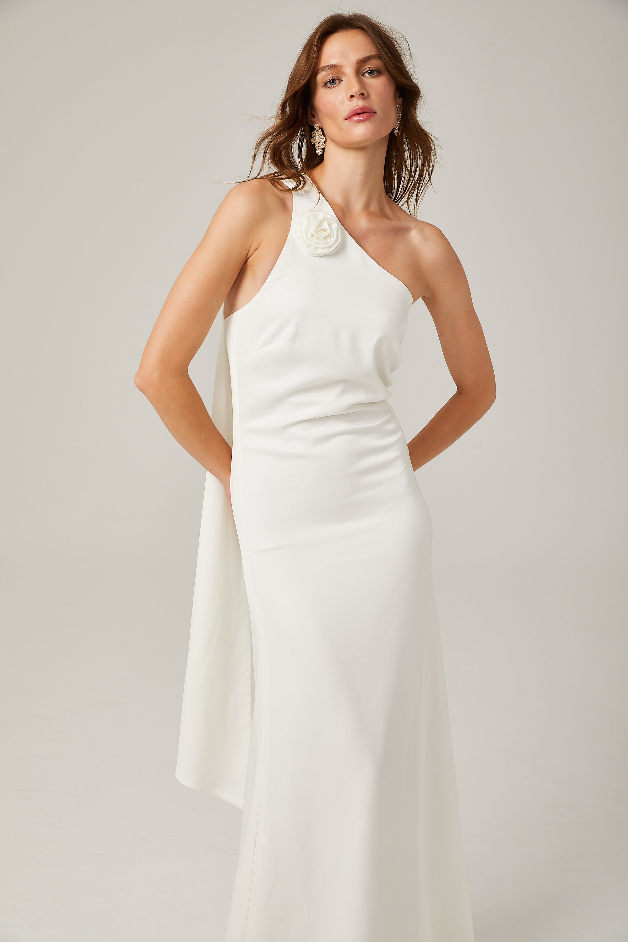 Sophie white floral-appliqué ribbon-design maxi dress