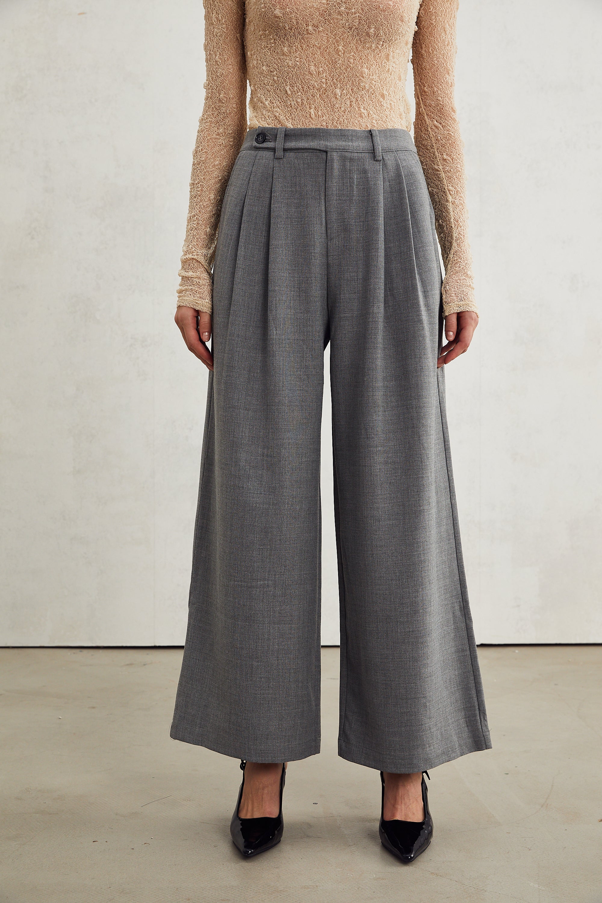 Graue Hose mit geradem Bein von Lucienne