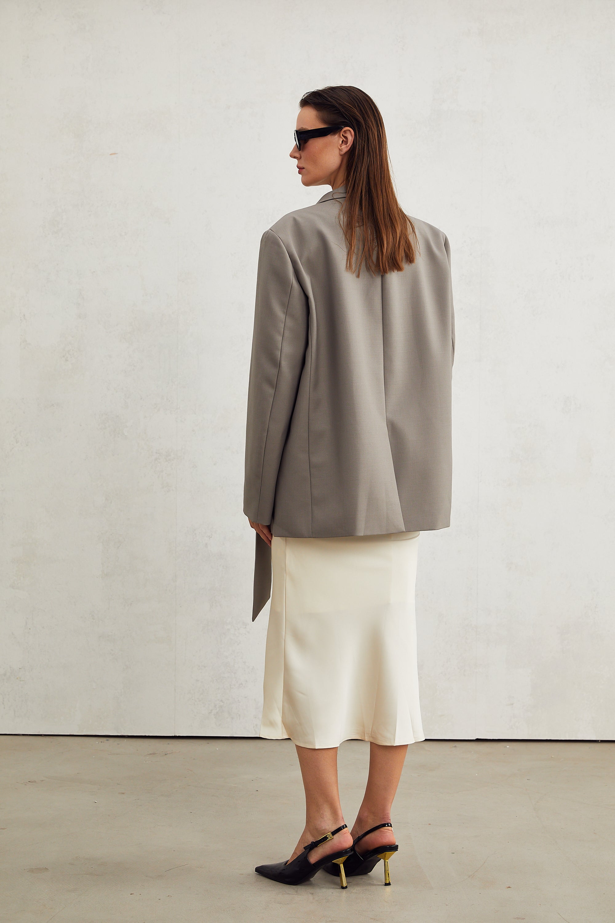 Béatrice grey collarless V-neck blazer