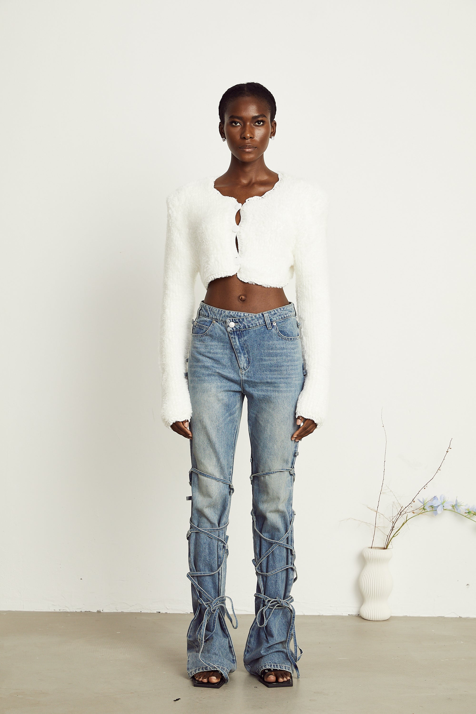 Daphné white fluffy-knit cropped cardigan