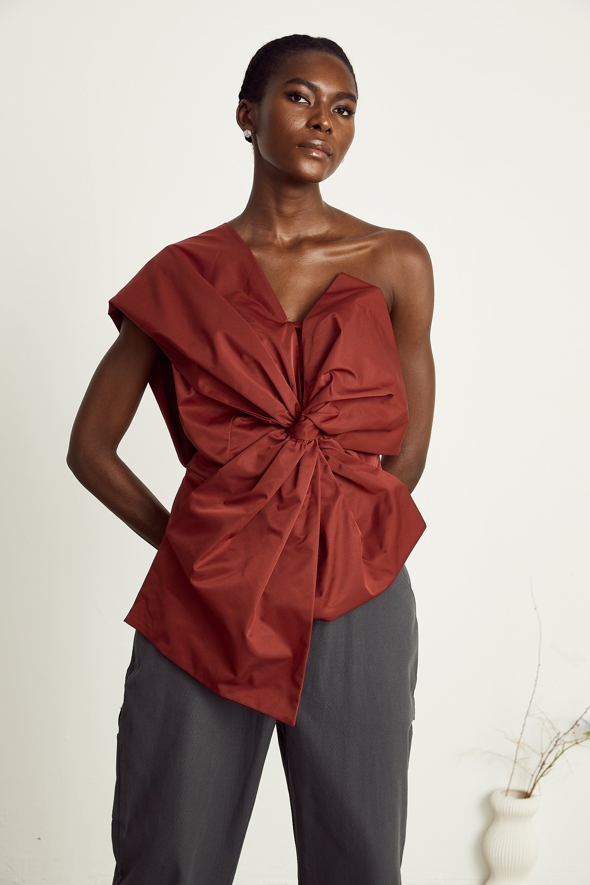 Hermine red bow-detail asymmetric top