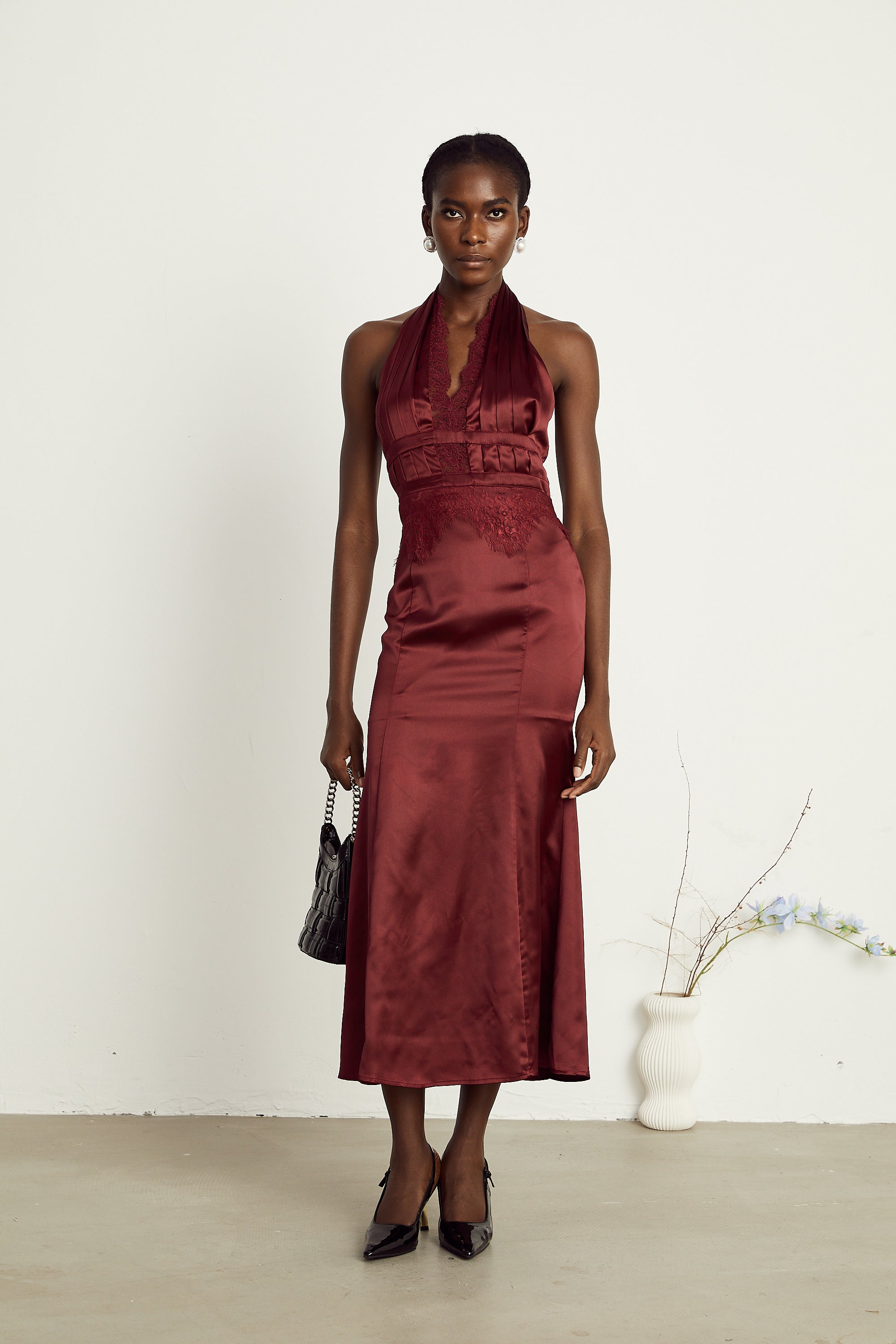 Chloé – Rotes Neckholder-Maxikleid mit Spitzendetails