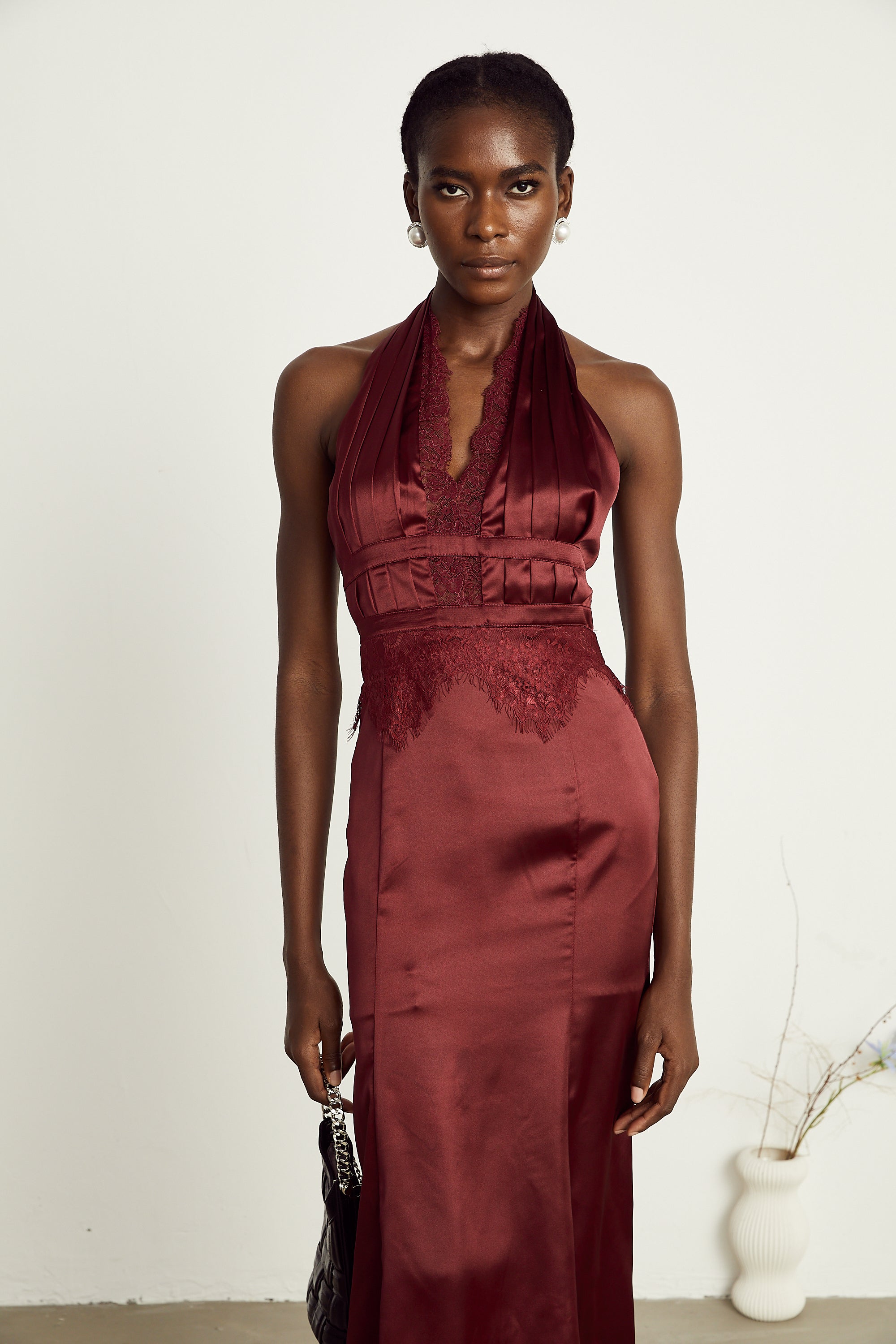 Chloé – Rotes Neckholder-Maxikleid mit Spitzendetails