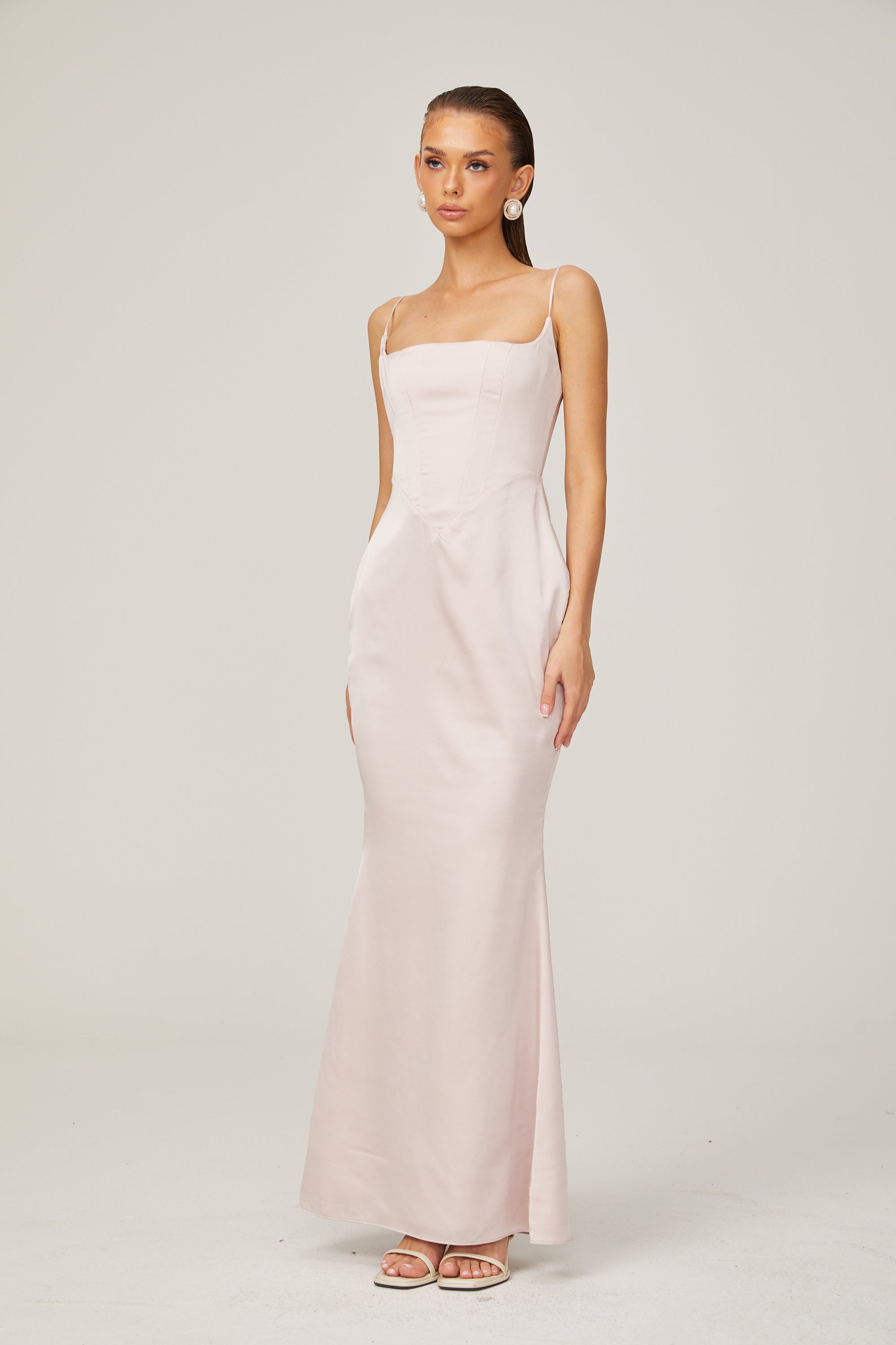 Danielle – Rosa Maxikleid aus Satin mit Korsett