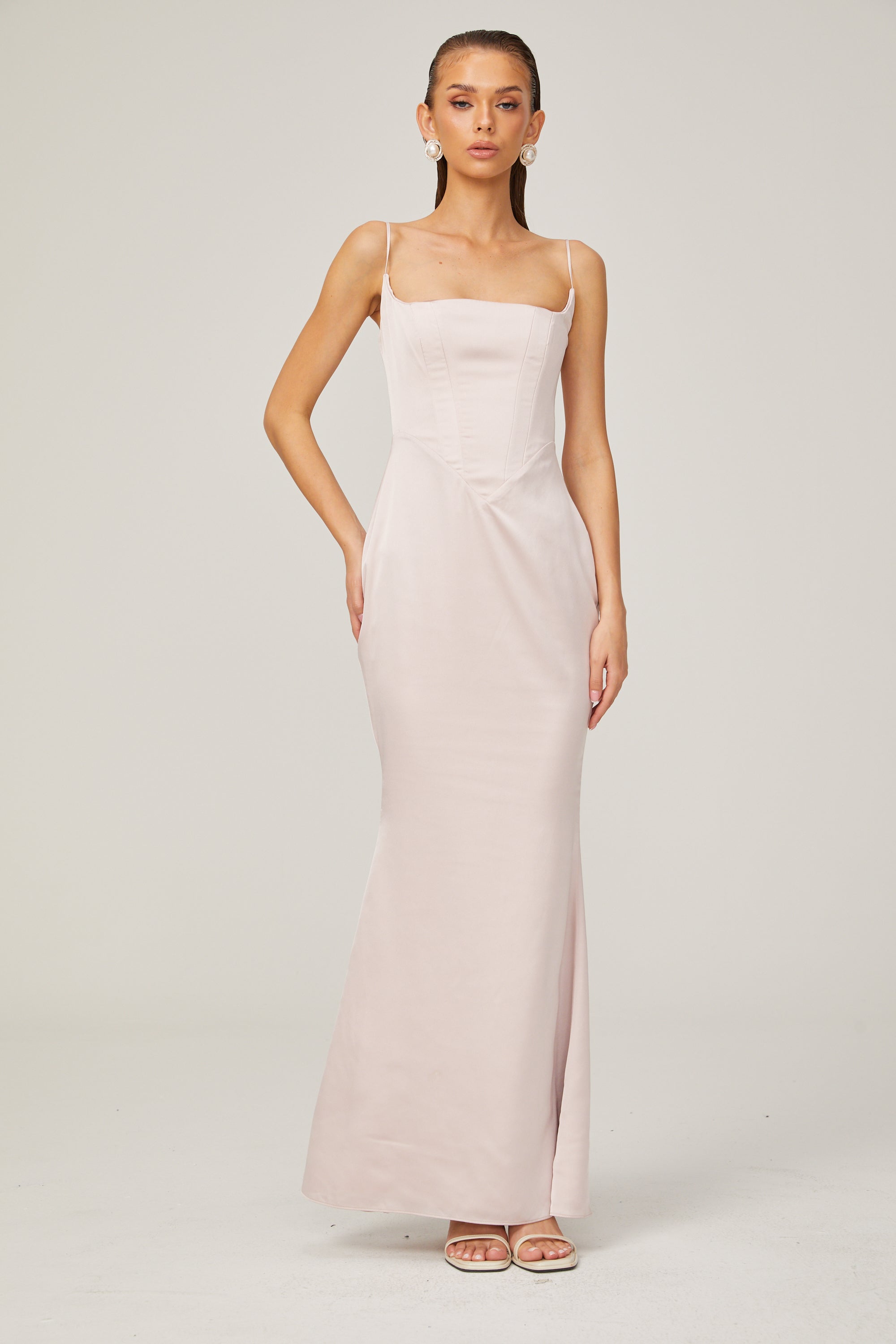 Danielle – Rosa Maxikleid aus Satin mit Korsett