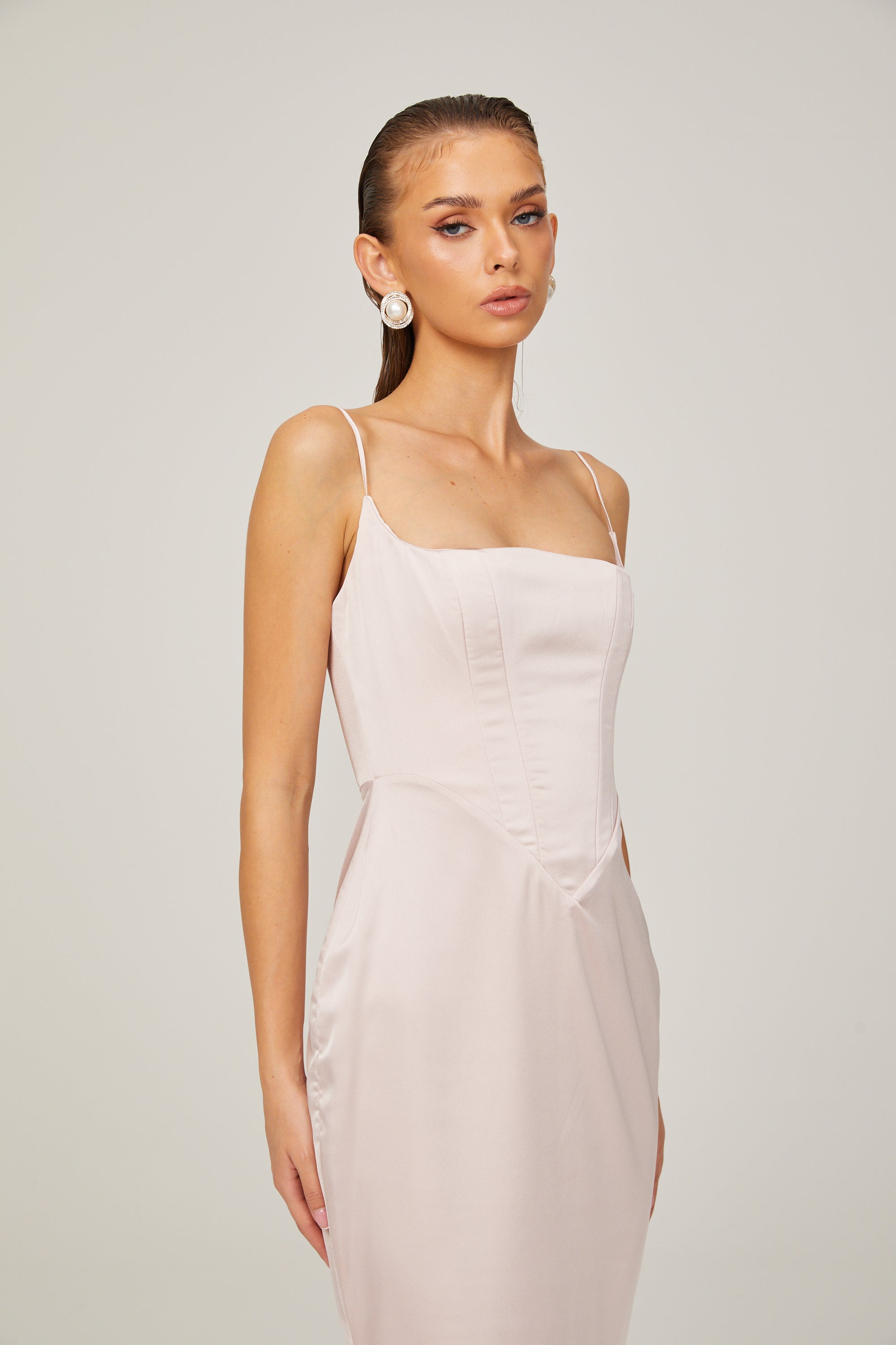 Danielle – Rosa Maxikleid aus Satin mit Korsett