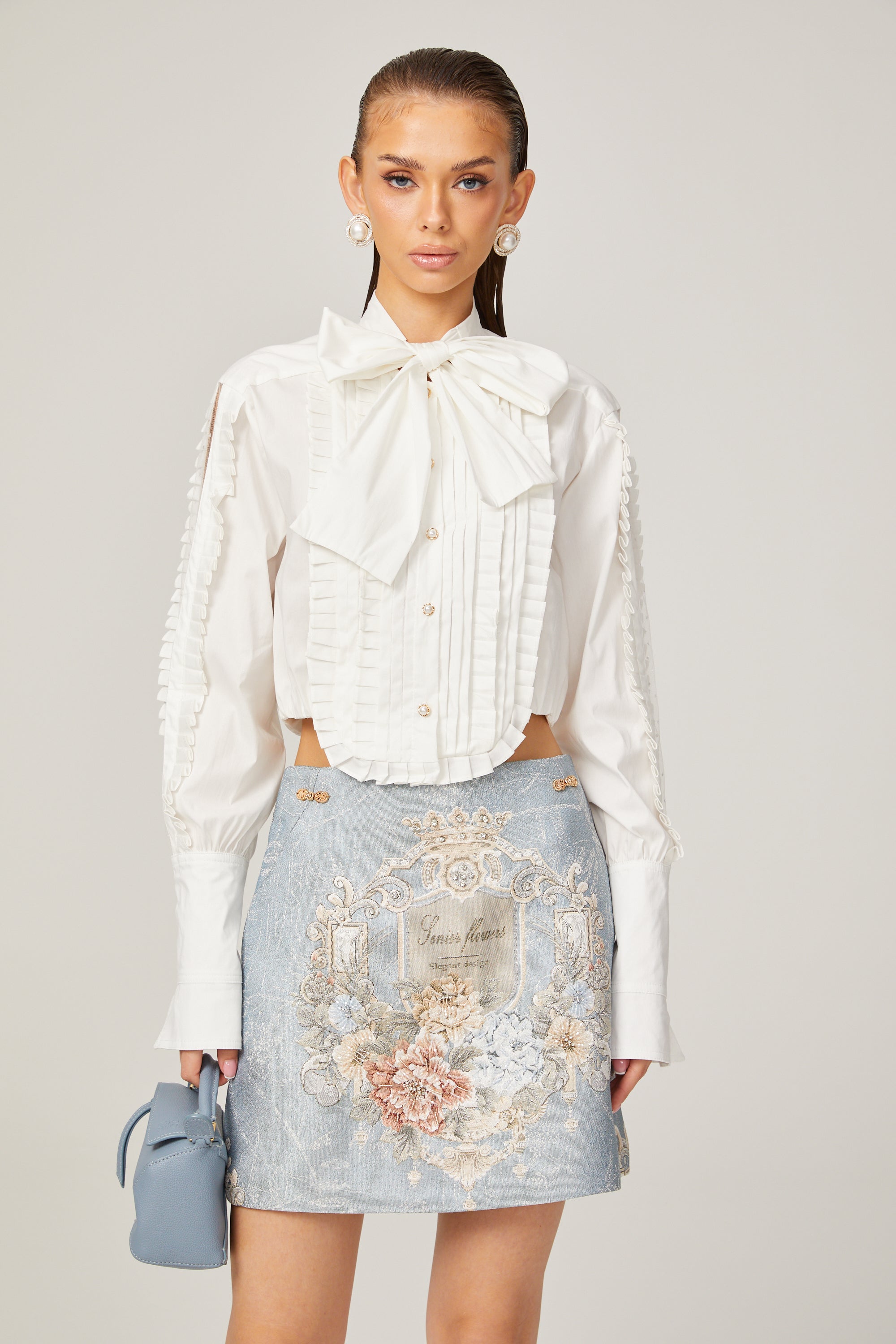 Aliénor blue embroidered mini skirt