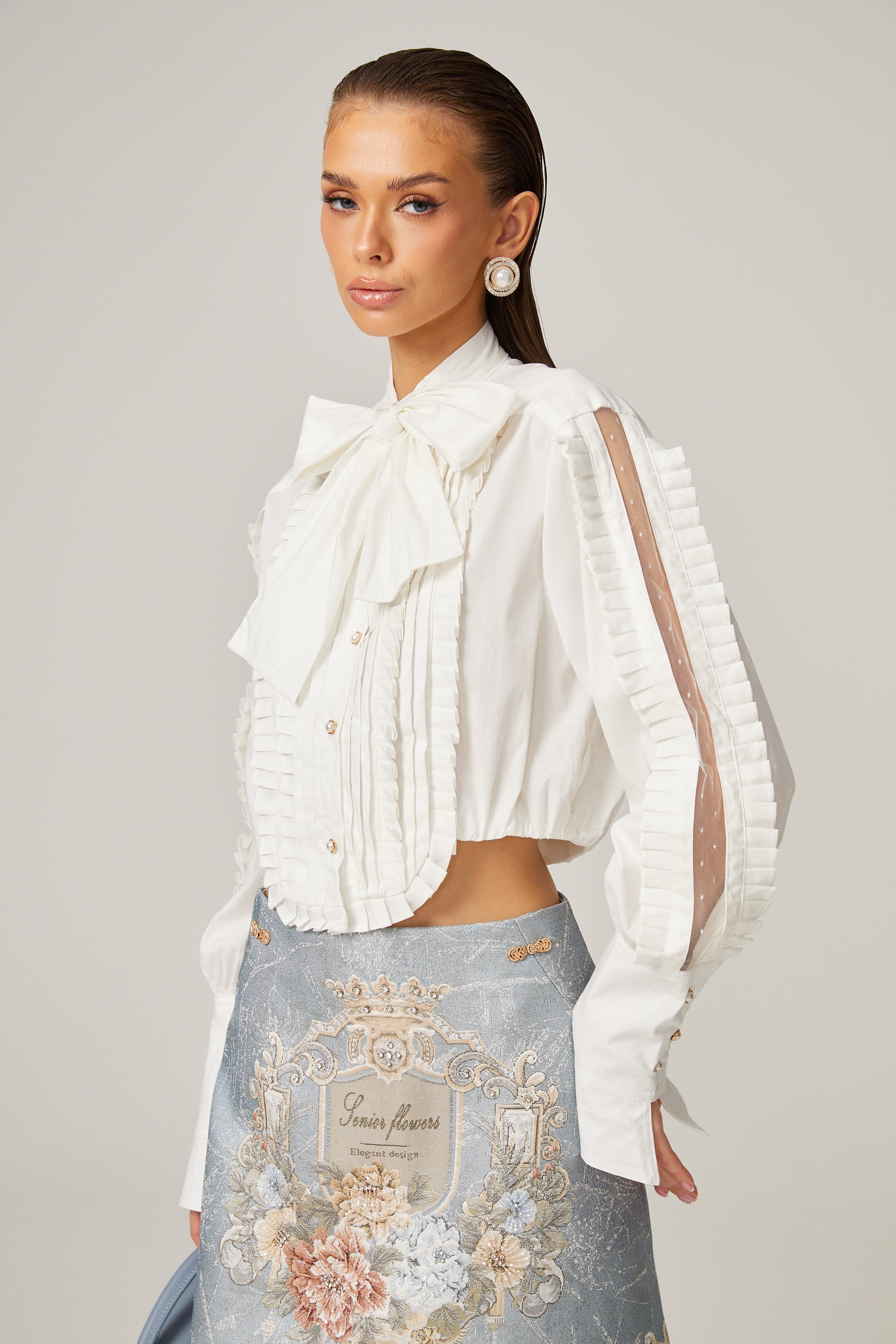 Aliénor blue embroidered mini skirt