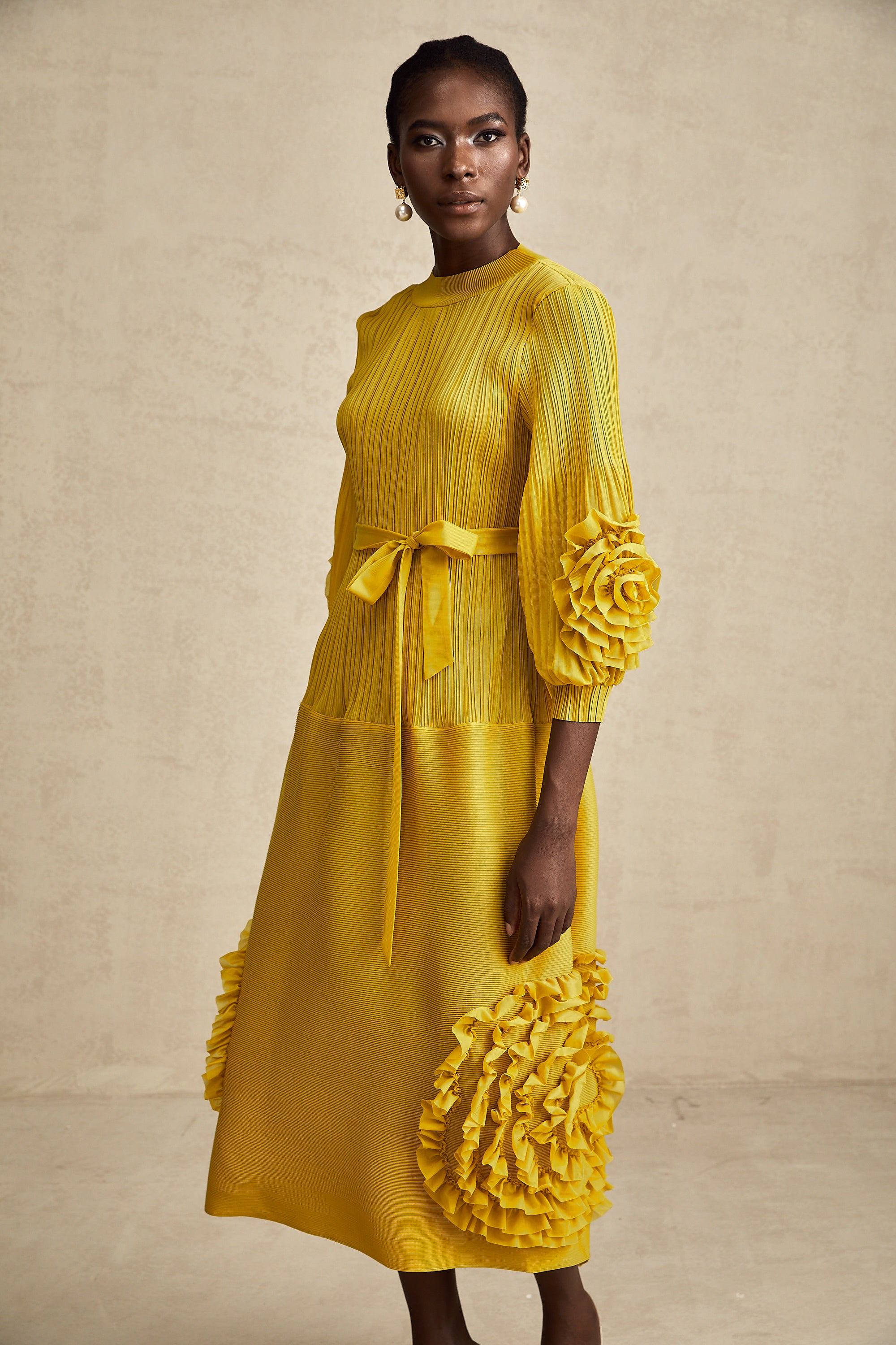 Aïda yellow 3d-petal ruffled midi dress