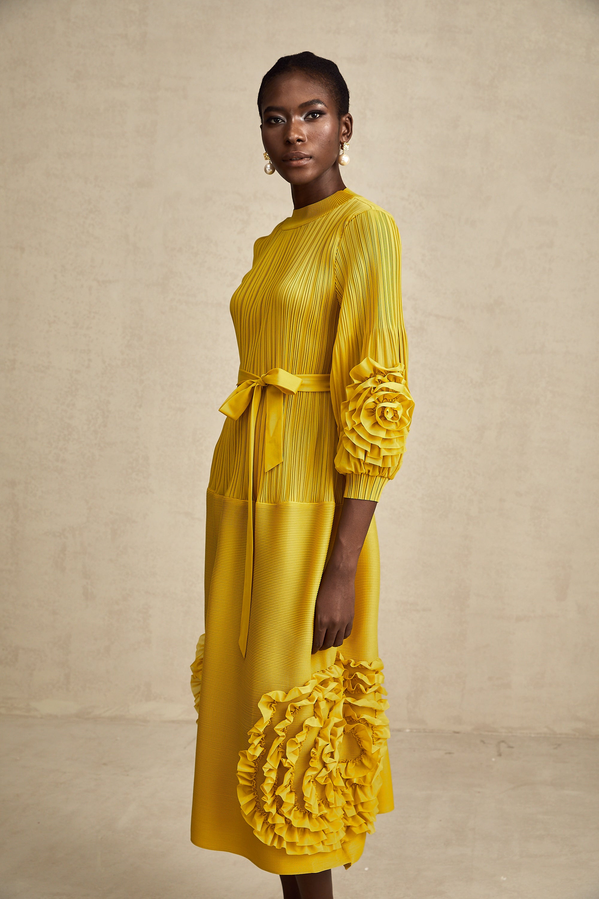 Aïda yellow 3d-petal ruffled midi dress