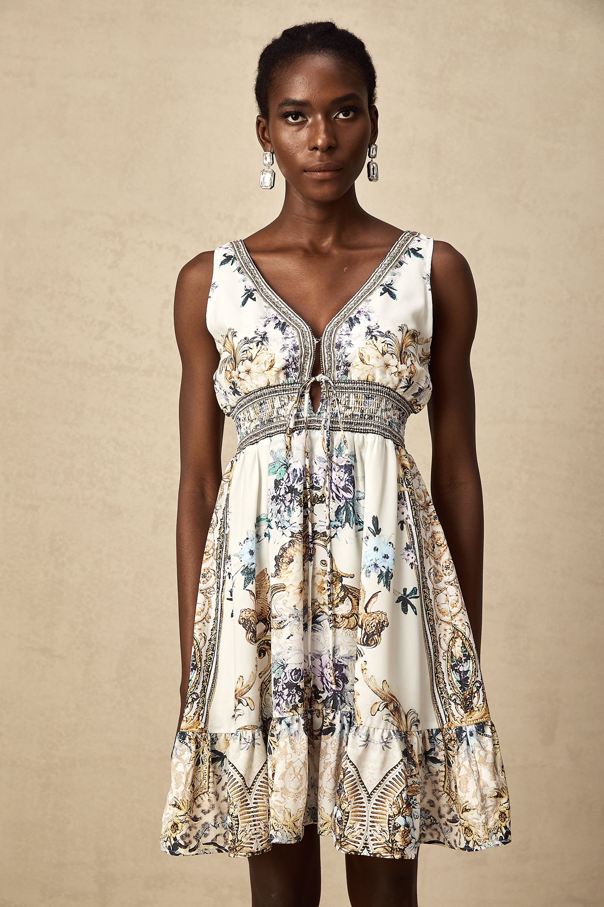 Fatou Minikleid mit V-Ausschnitt und Blumenprint 