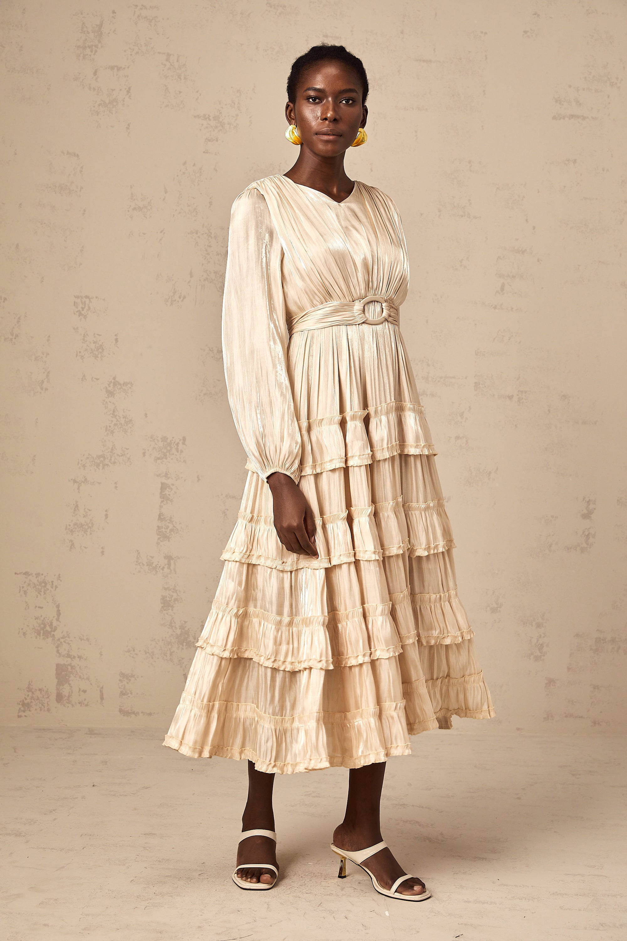 Bérénice beige glossy tiered midi dress