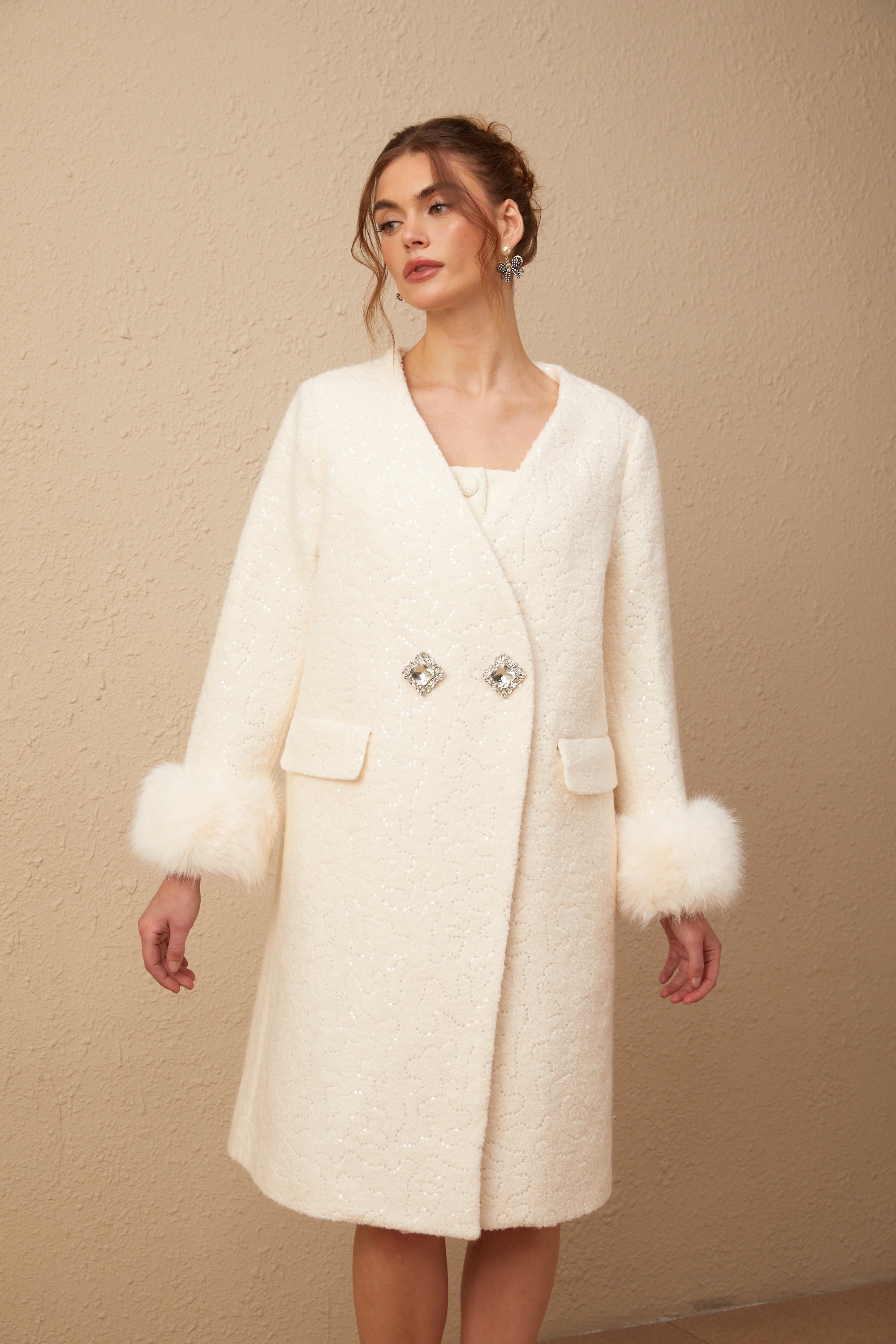 Giovanna white collarless textured fur coat