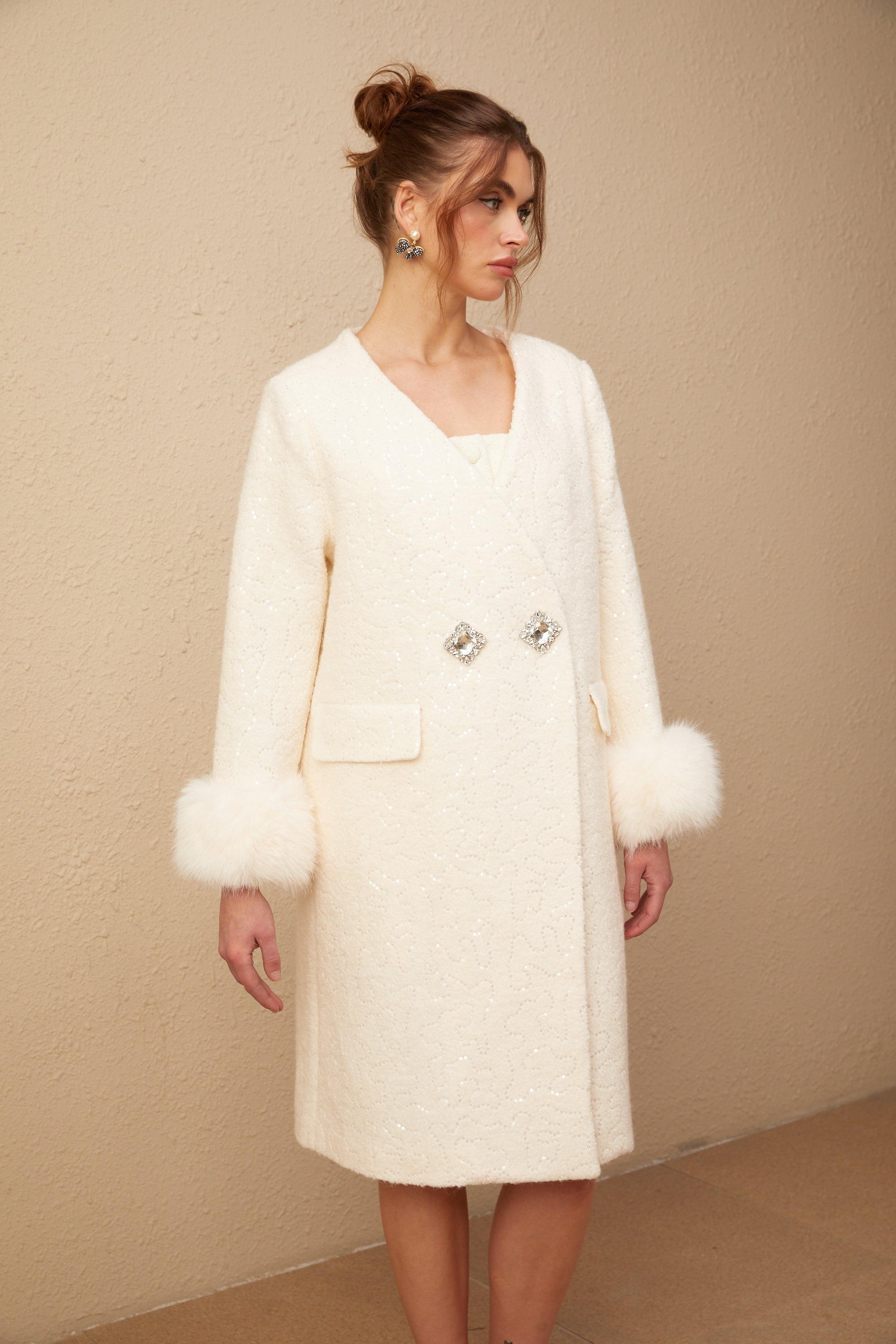 Giovanna white collarless textured fur coat